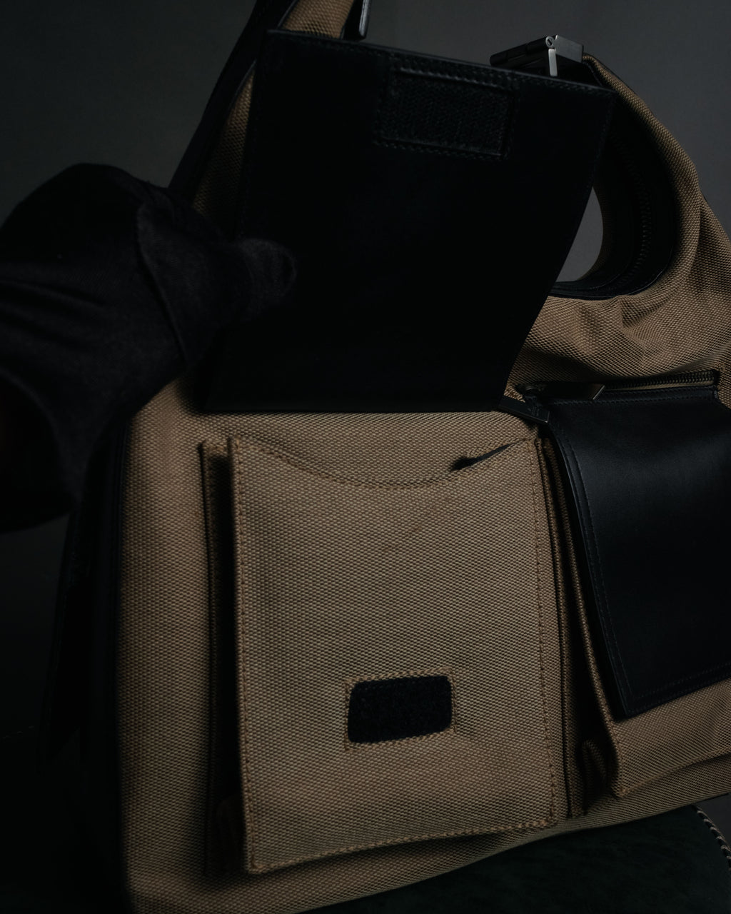 “GUCCI” 90’s-00’s Utility chic canvas shoulder bag with twin pockets