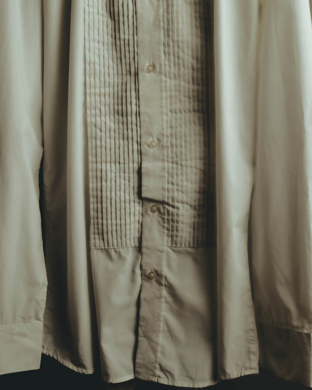 "Vintage" 90's-00's Pleated front tuxedo shirt