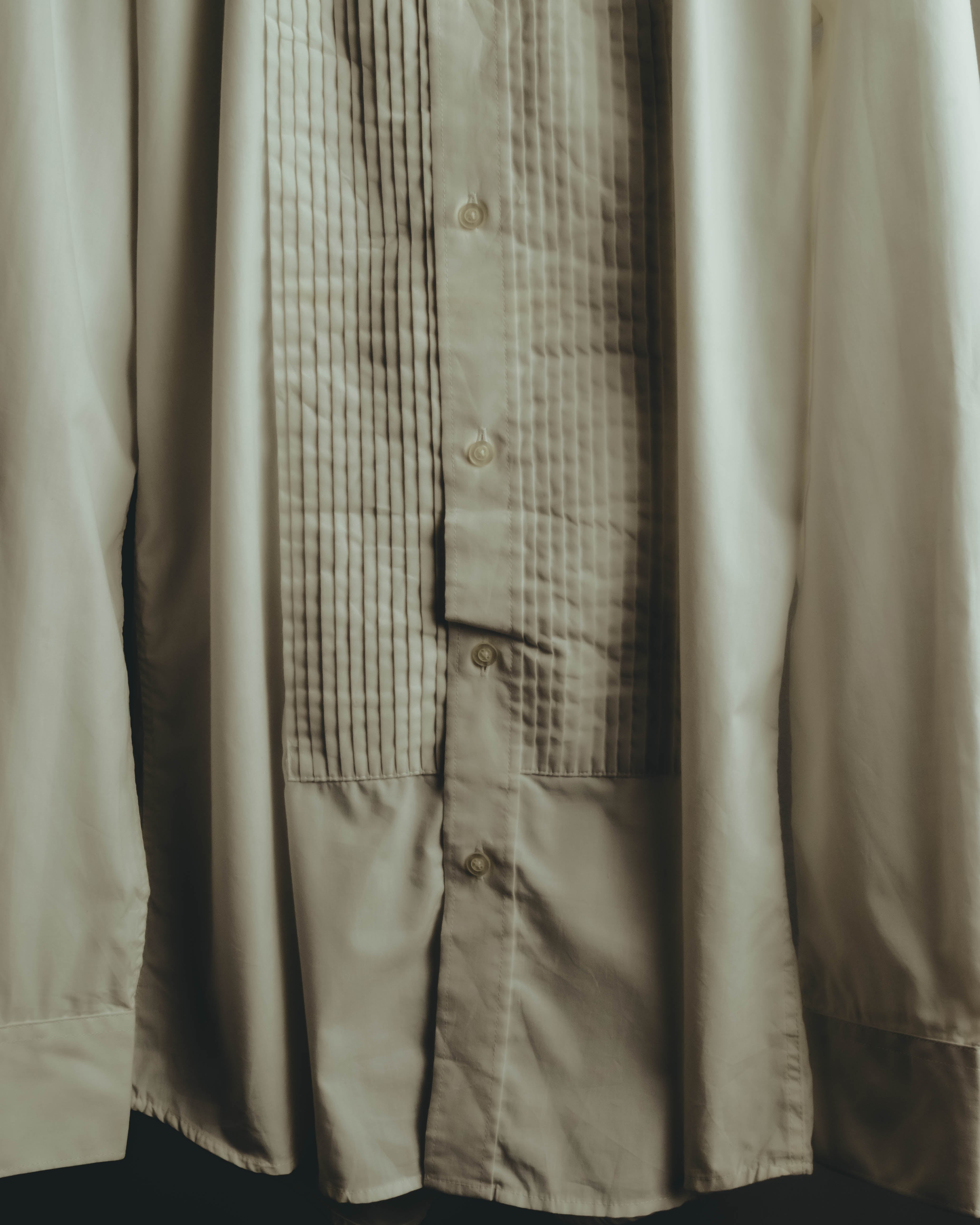 "Vintage" 90's-00's Pleated front tuxedo shirt