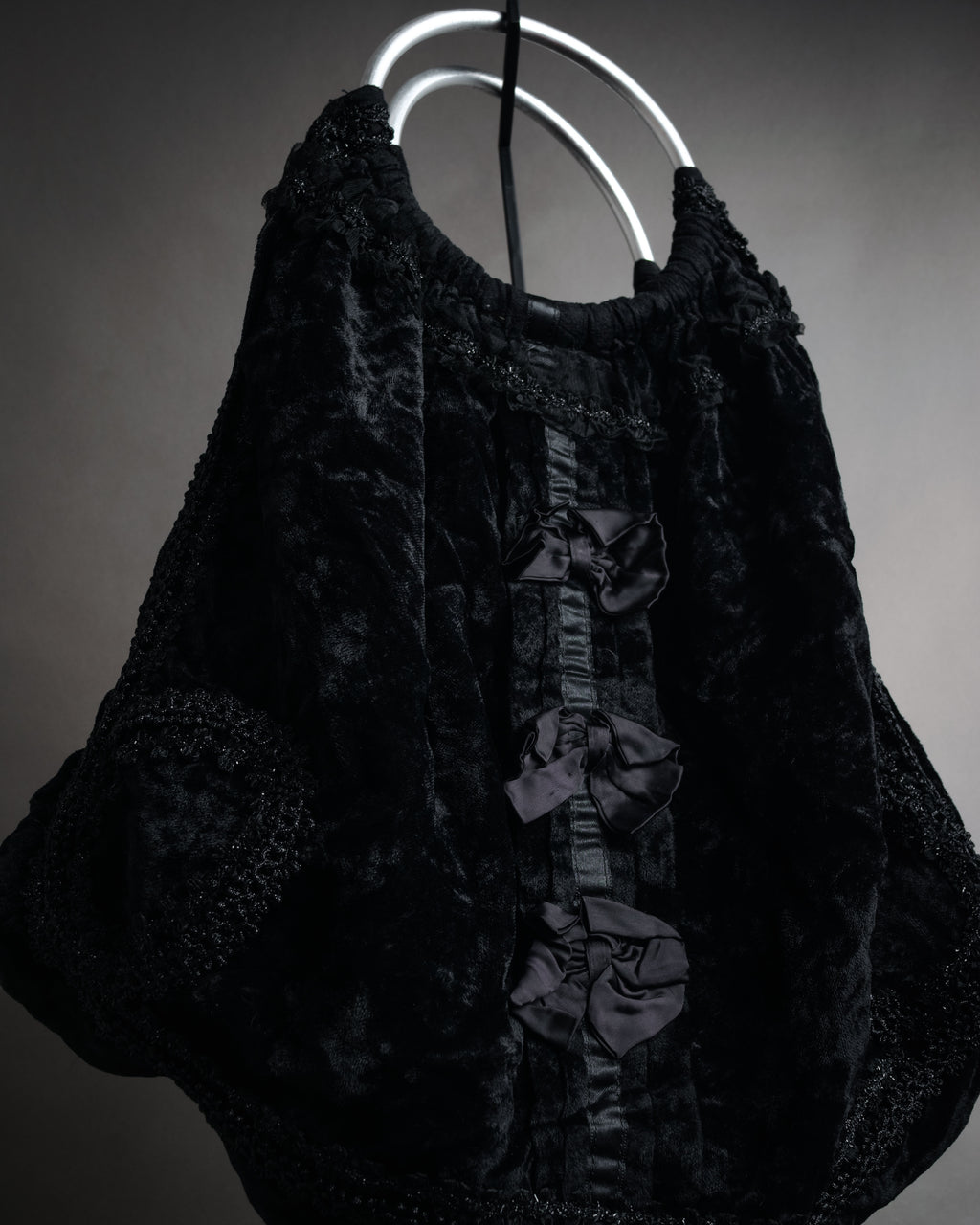 “COMME des GARÇONS” 2005 AW Velvet lace circle handle bag