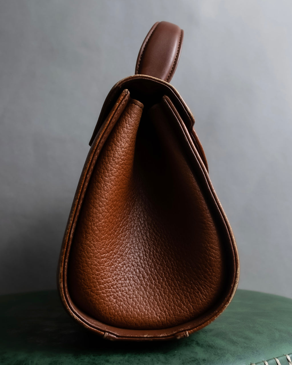 "BURBERRYS" Horizontal design camel grained leather bag