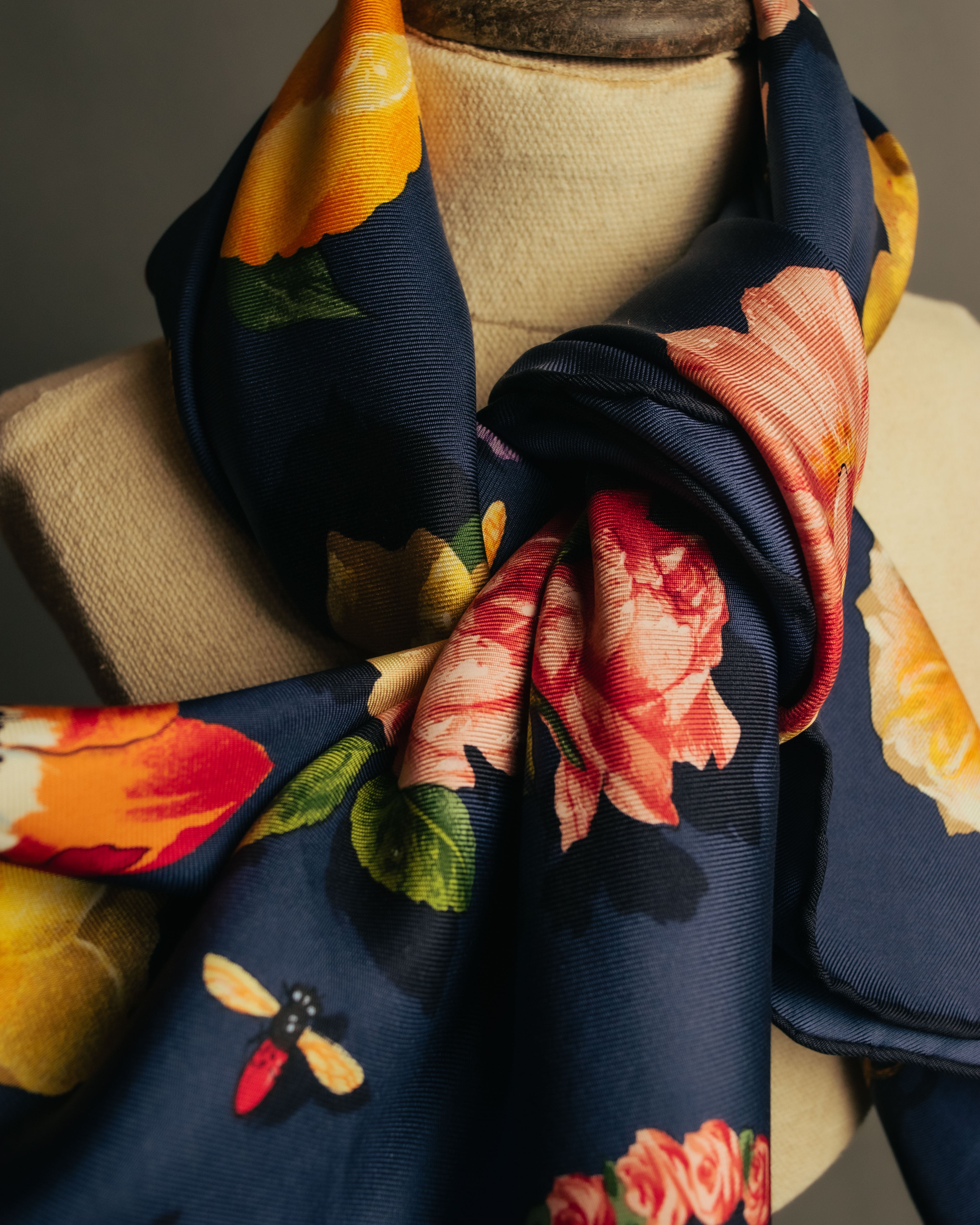 GUCCI” 90's-00's Flora logo silk scarf – MOOD
