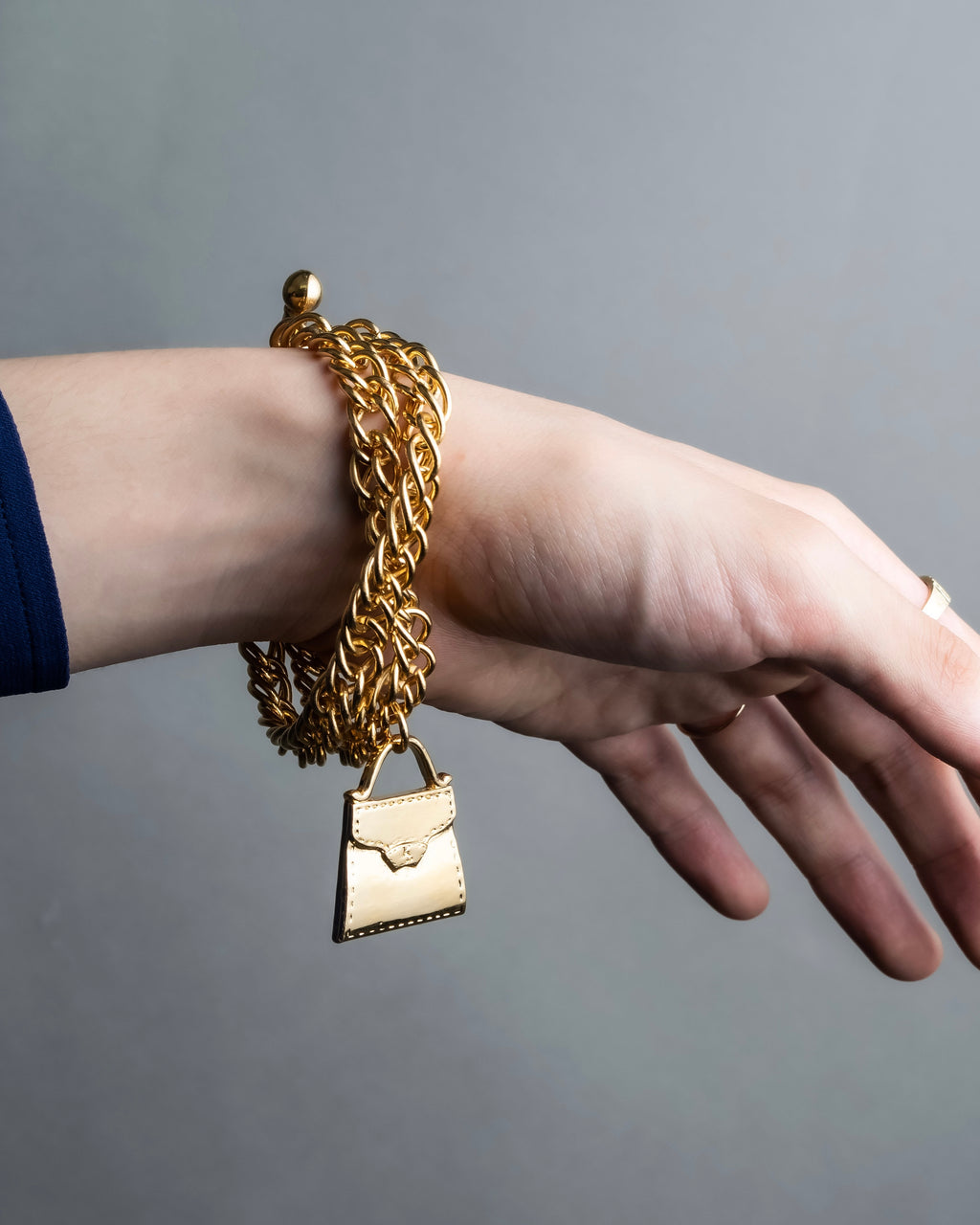 "Karl Lagerfeld" Bag charm mantel chain bracelet