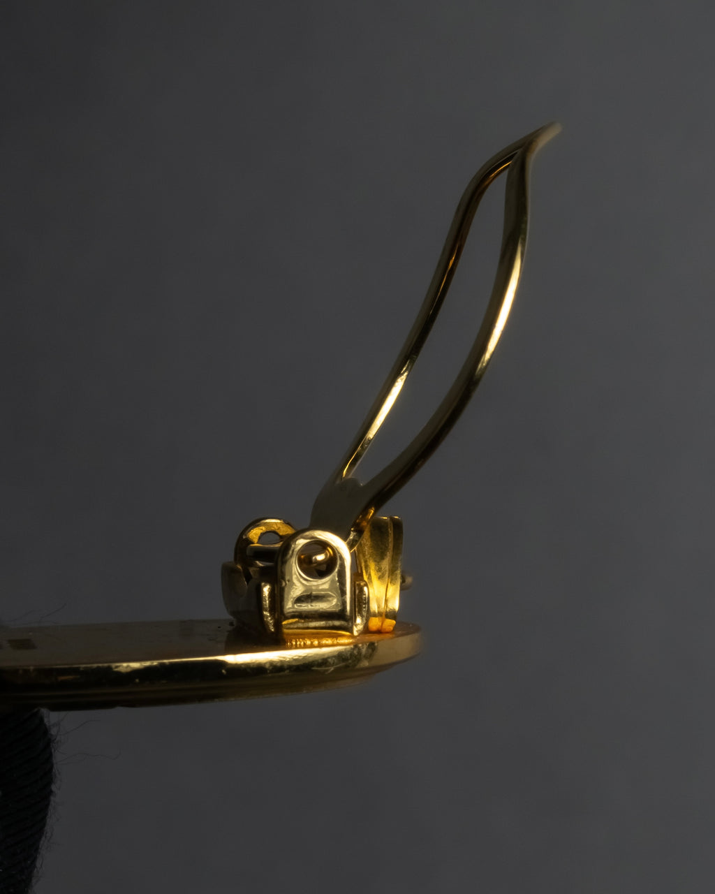 "BALMAIN" Abstract line motif scarf clip pendant