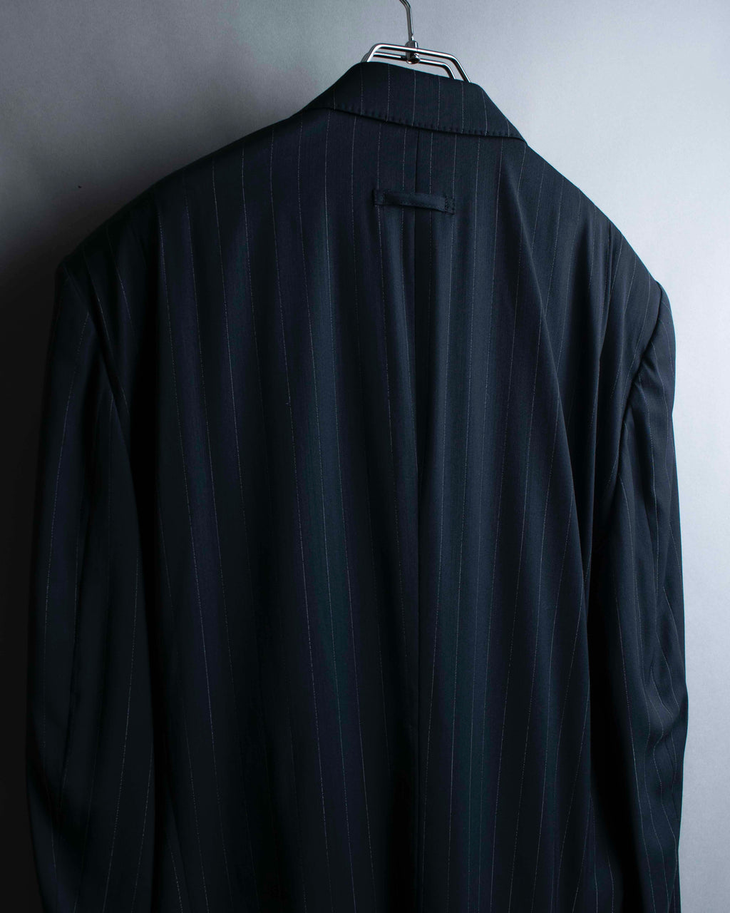 "JEAN PAUL GAULTIER HOMME"
Oversized shadow stripe set up