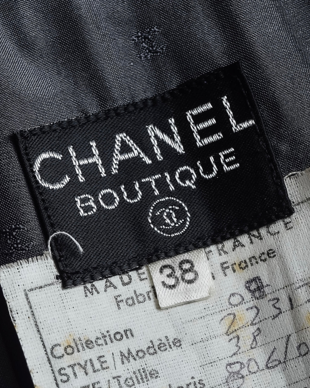 "CHANEL" 90's Gold button design straight line skirt