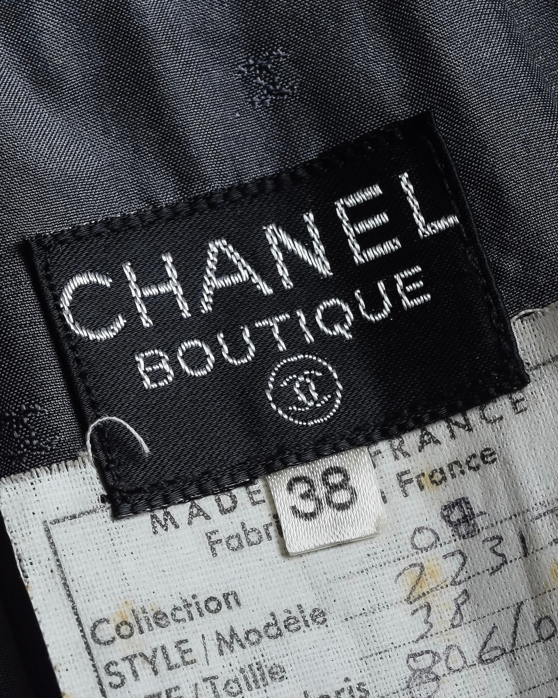 "CHANEL" 90's Gold button design straight line skirt