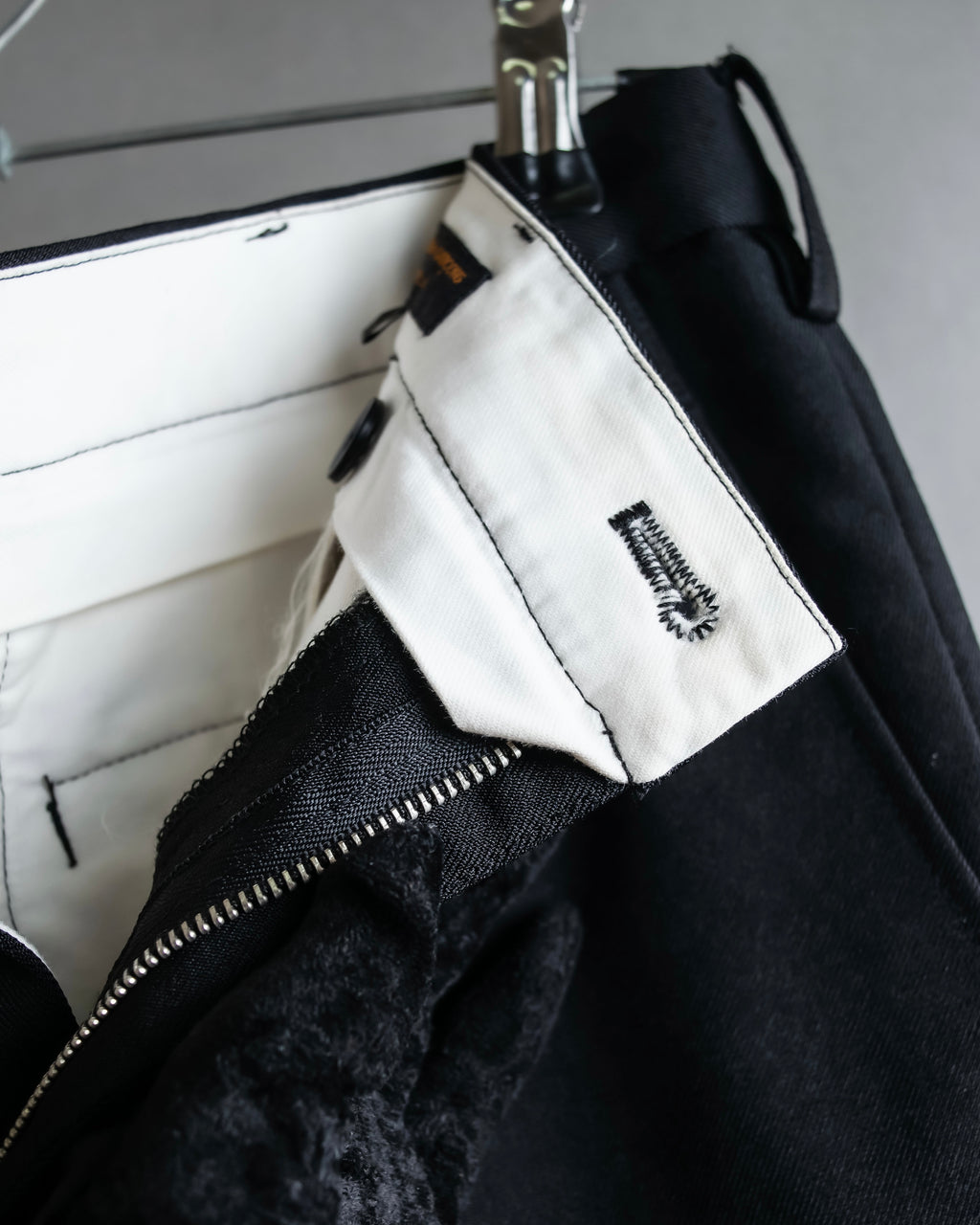 "COMME des GARCONS HOMME PLUS" 19SS Cut-off design slacks