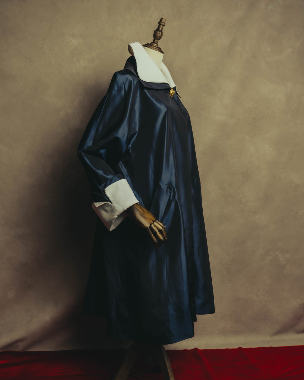 "CELINE" 70's-80's Dramatic contrast collar long coat
