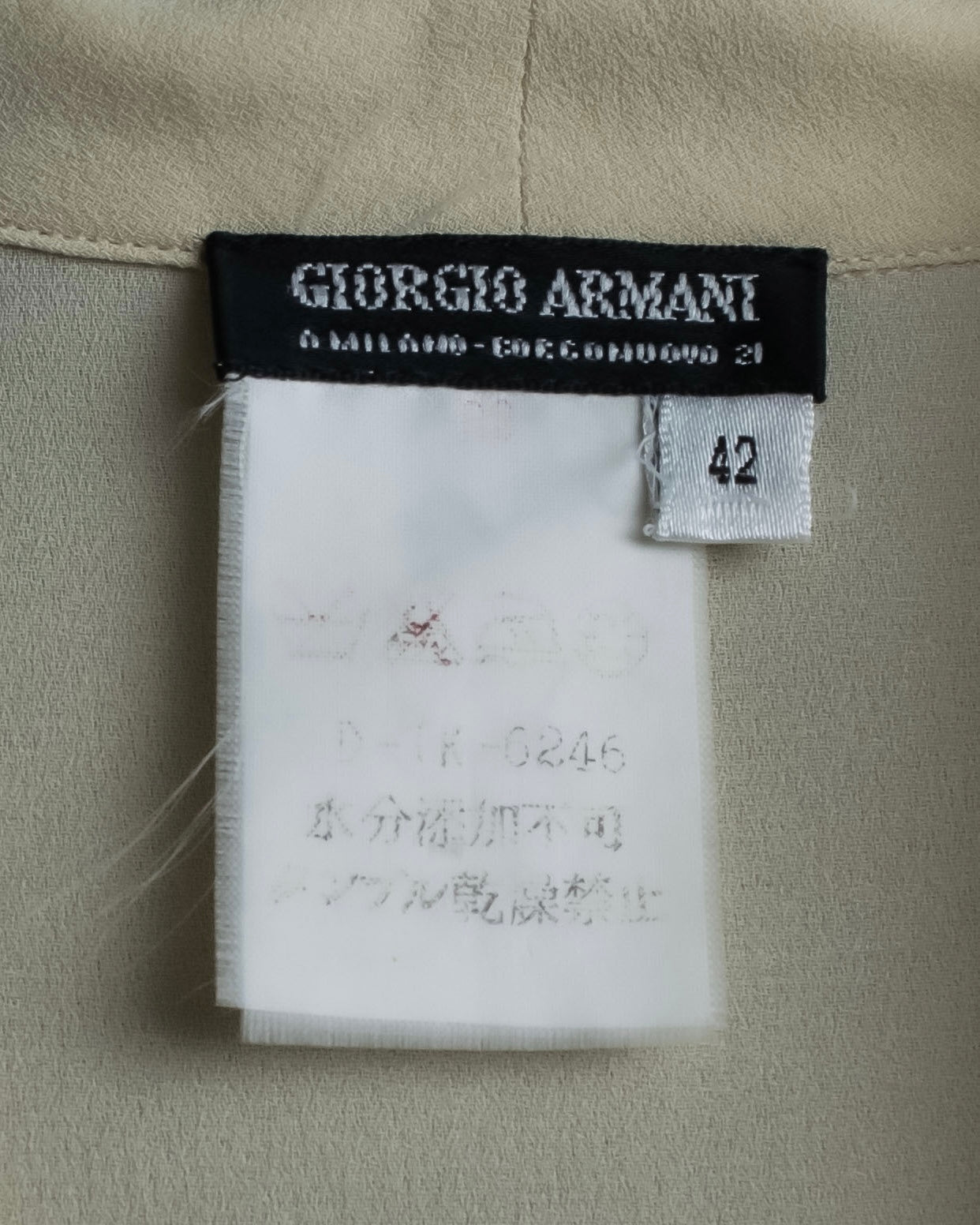 "GIORGIO ARMANI" Ivory color no collar silk shirt
