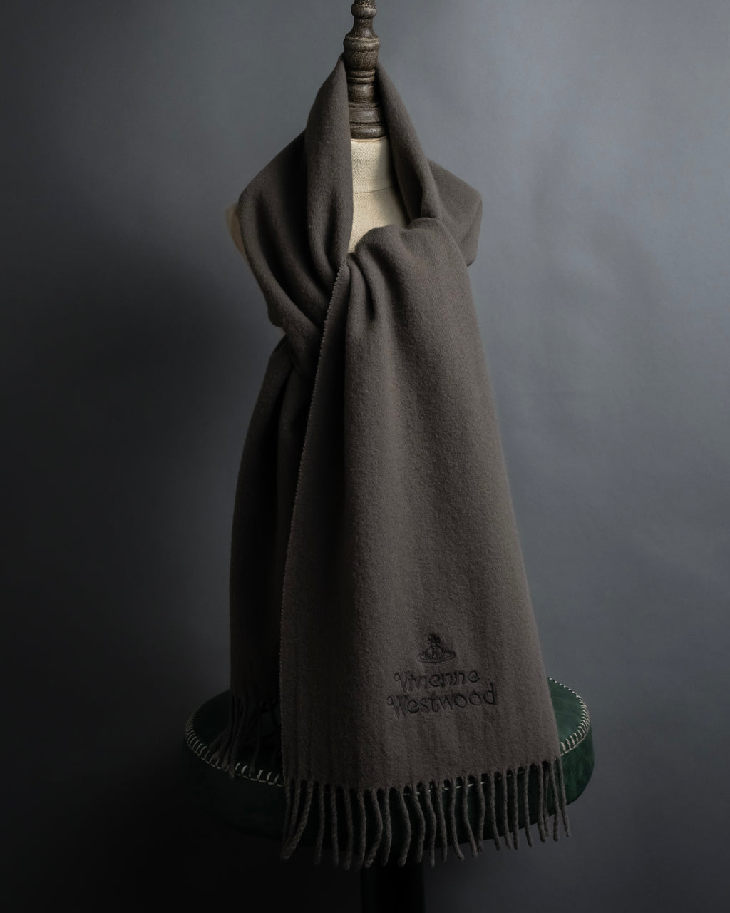 "Vivienne Westwood" Logo engraved wool long muffler