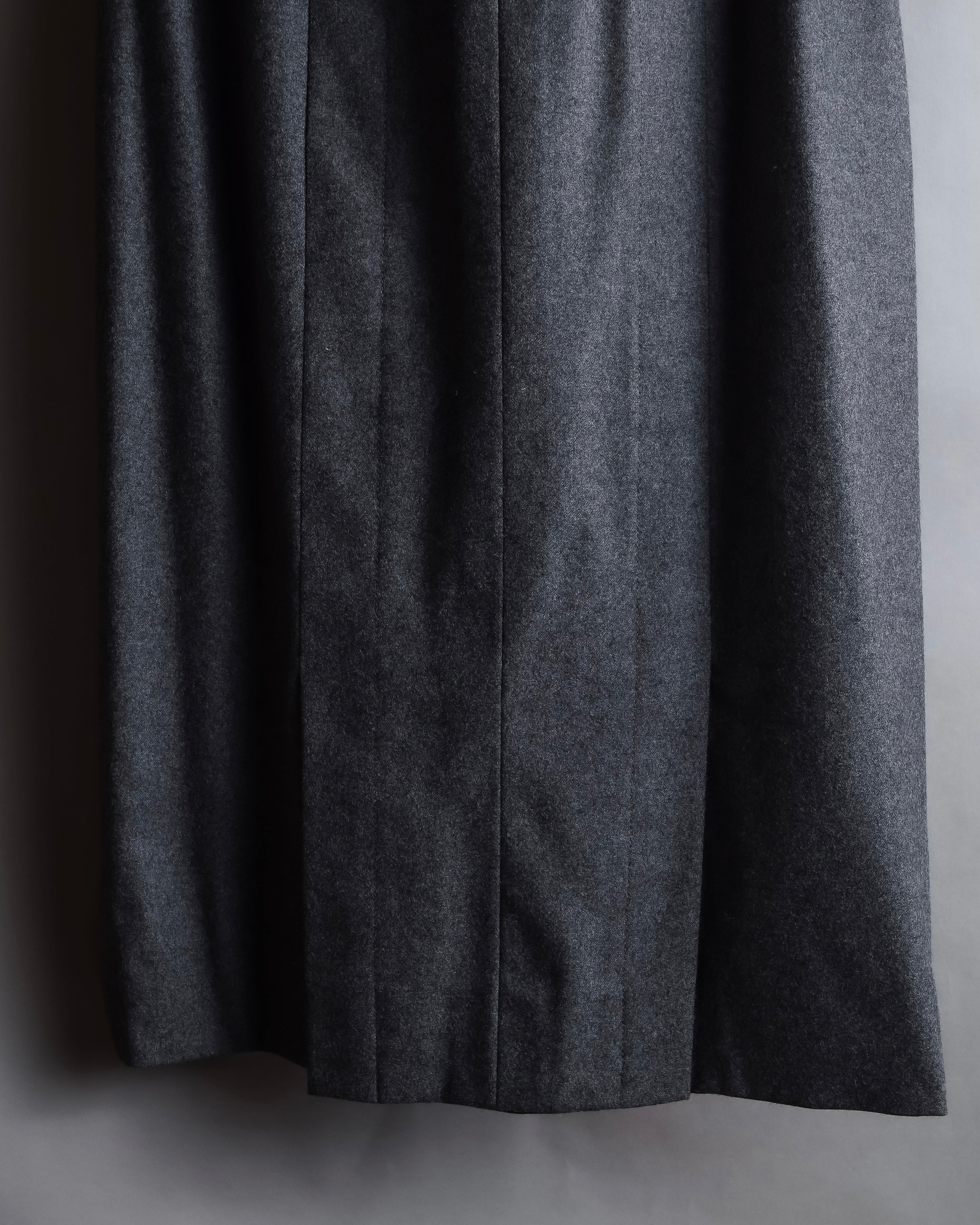 "CHANEL" 90's Gold button design straight line skirt