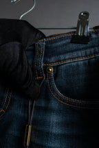 Pantalones de mezclilla con lavado de libélula de GUCCI