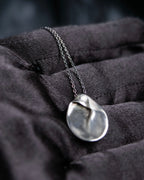 "Tiffany&Co Elsa Peretti madonna necklace