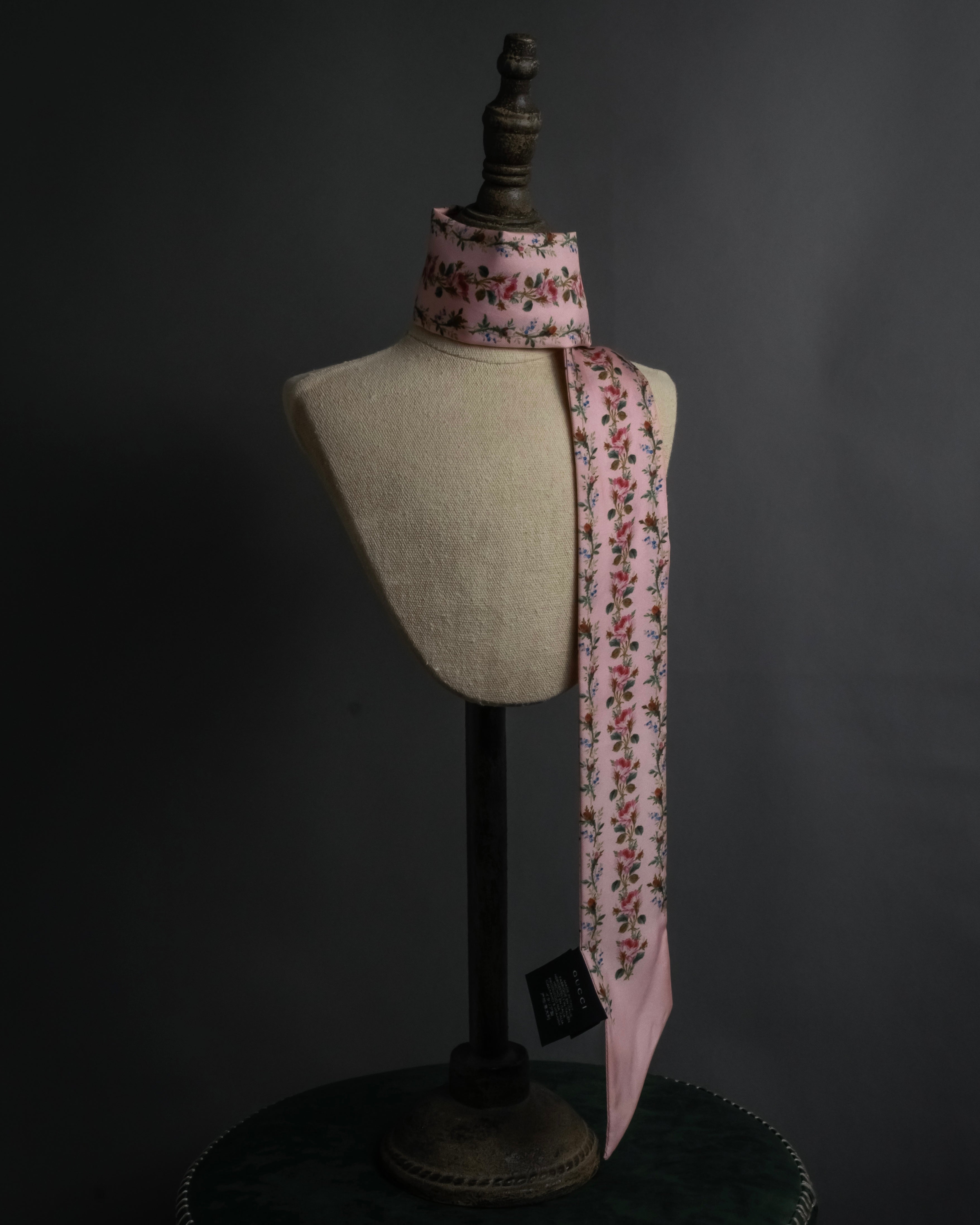 -SPECIAL- "GUCCI" Michele design floral print silk twilly scarf