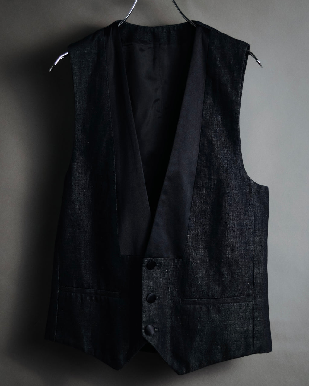–SPECIAL– "Maison Martin Margiela"
2011 Replica denim smoking vest