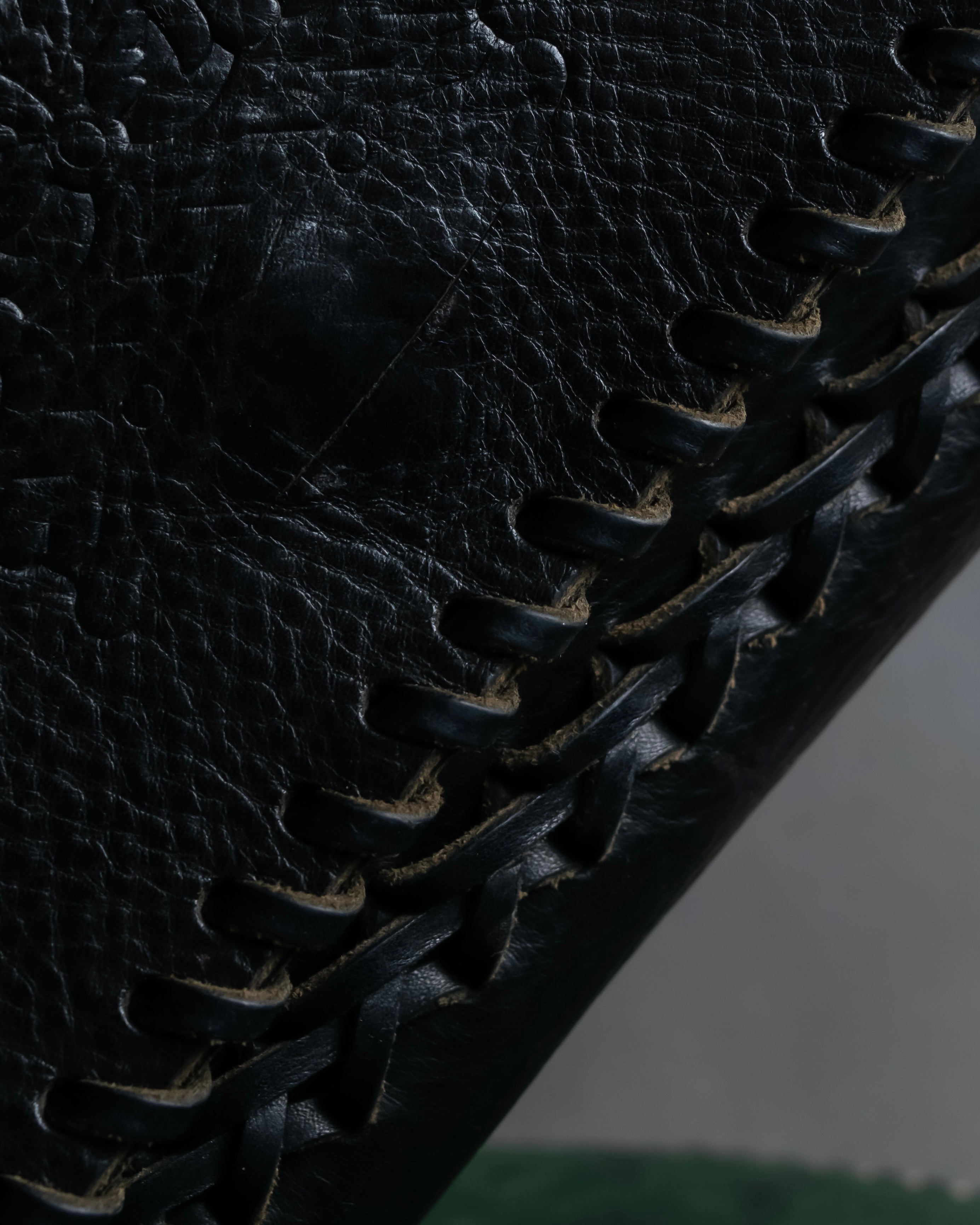 "FENDI" Hand stitched design leather hand bag