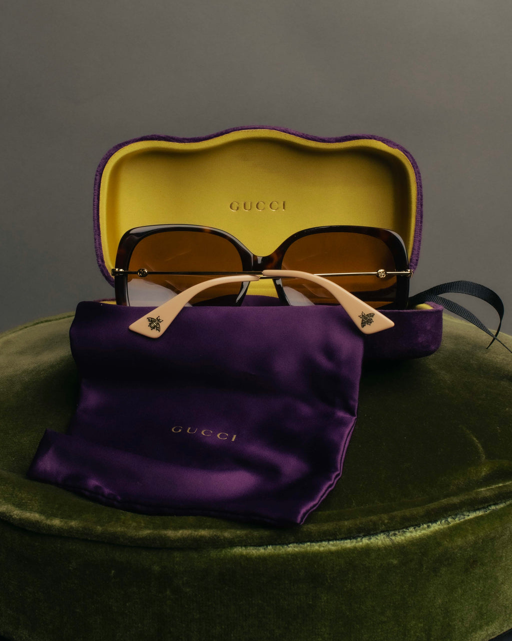 "GUCCI" 10's-20's Oversized square sunglasses