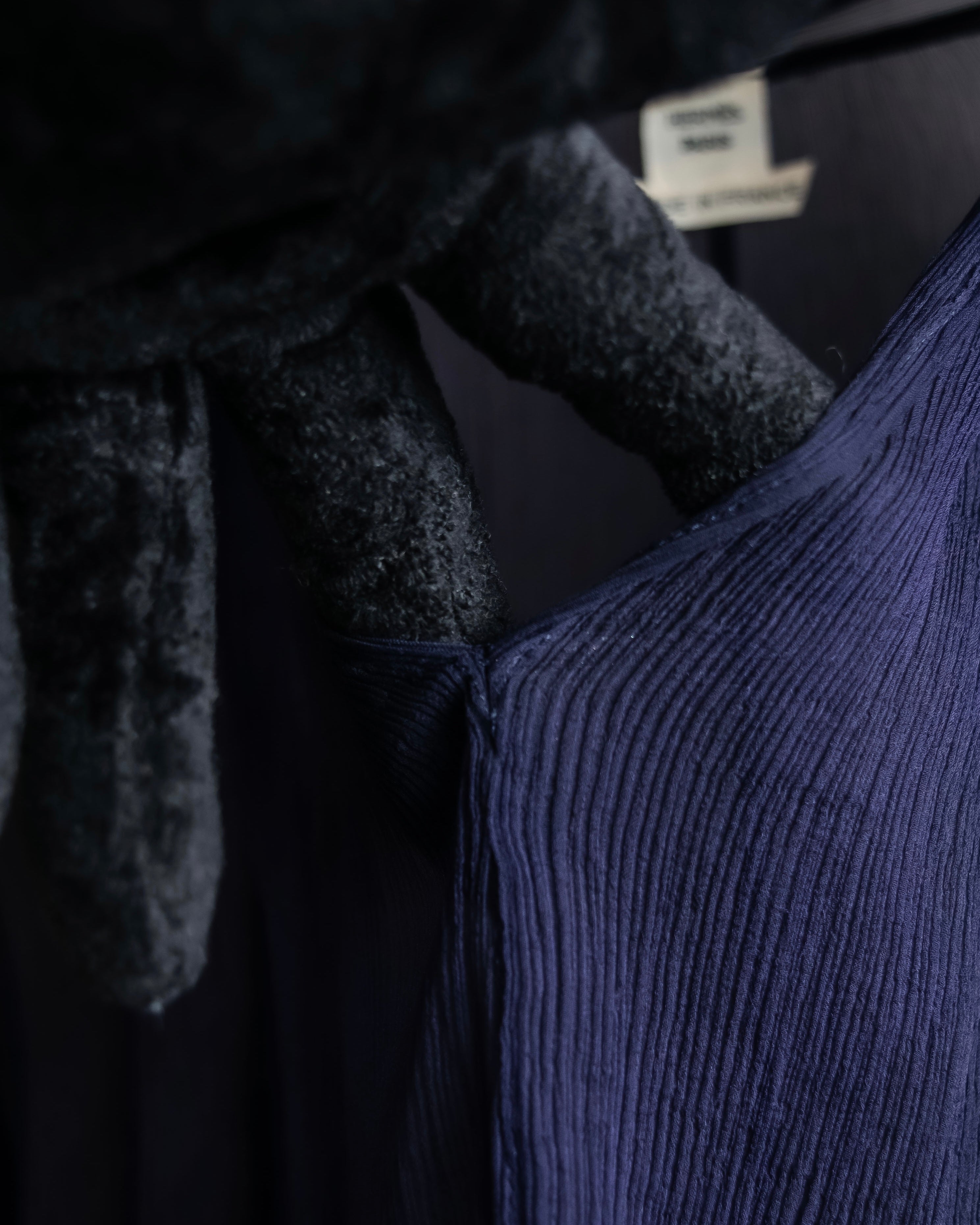 "HERMES" Bowtie detail balloon sleeve sheer pullover