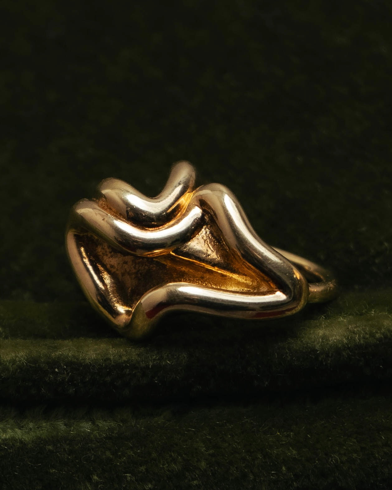 -SPECIAL- “Bottega Veneta” 10's- Sculptural gold plated knot ring