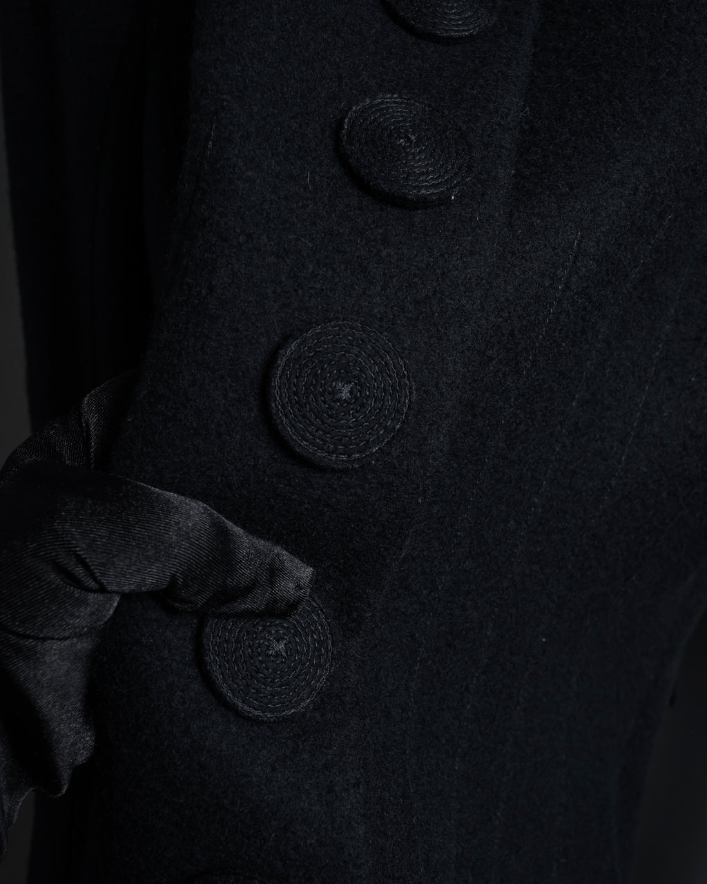 "Marc Jacobs" A soft flowing flared silhouette long coat