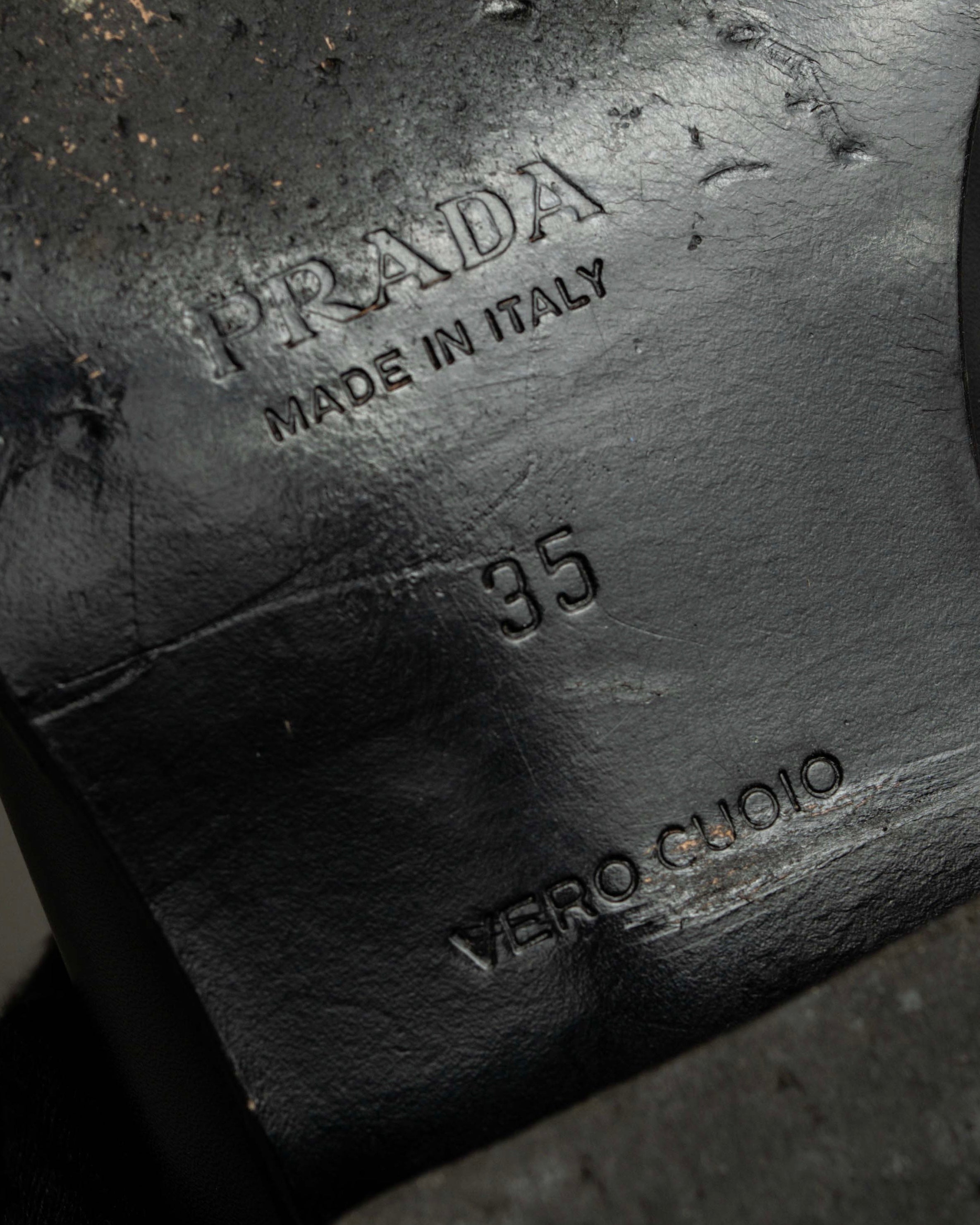 "PRADA" Apron stitch design long nose loafers