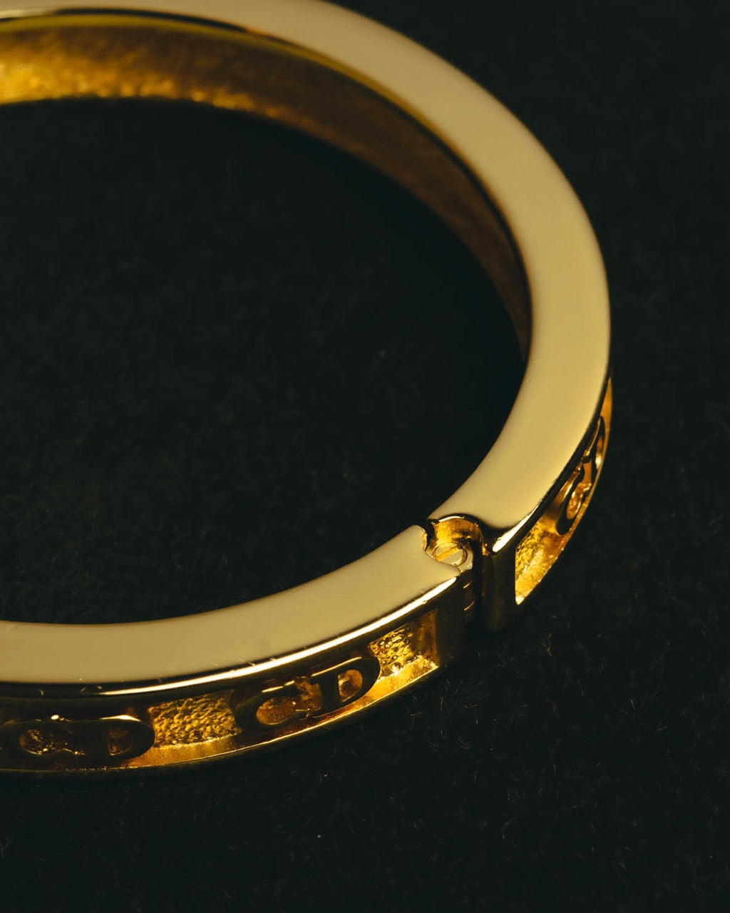 “Christian Dior” 80’s-90’s CD monogram gold tone bangle
