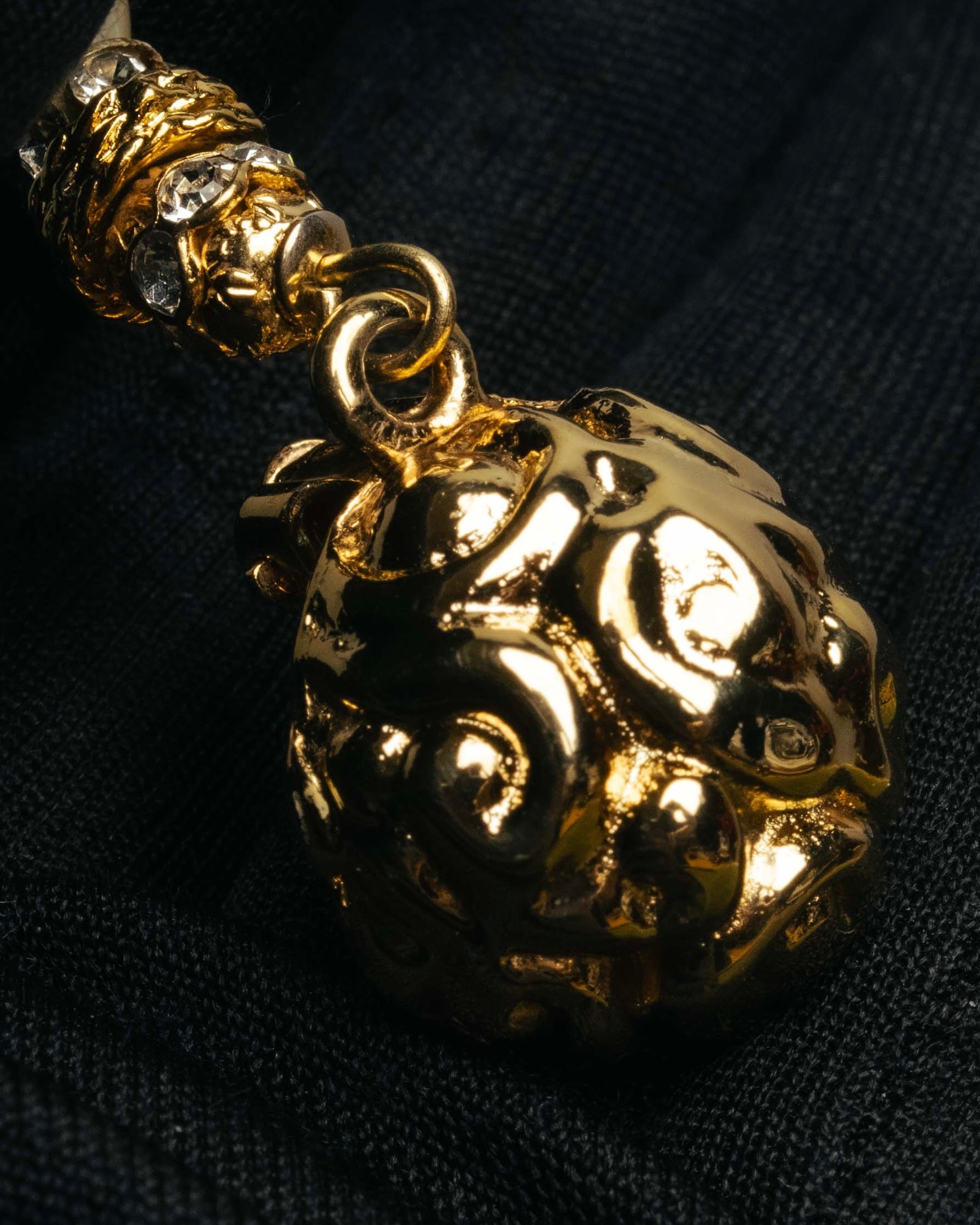 "Yves Saint Laurent" 80's-90's Pearl clip on drop earrings
