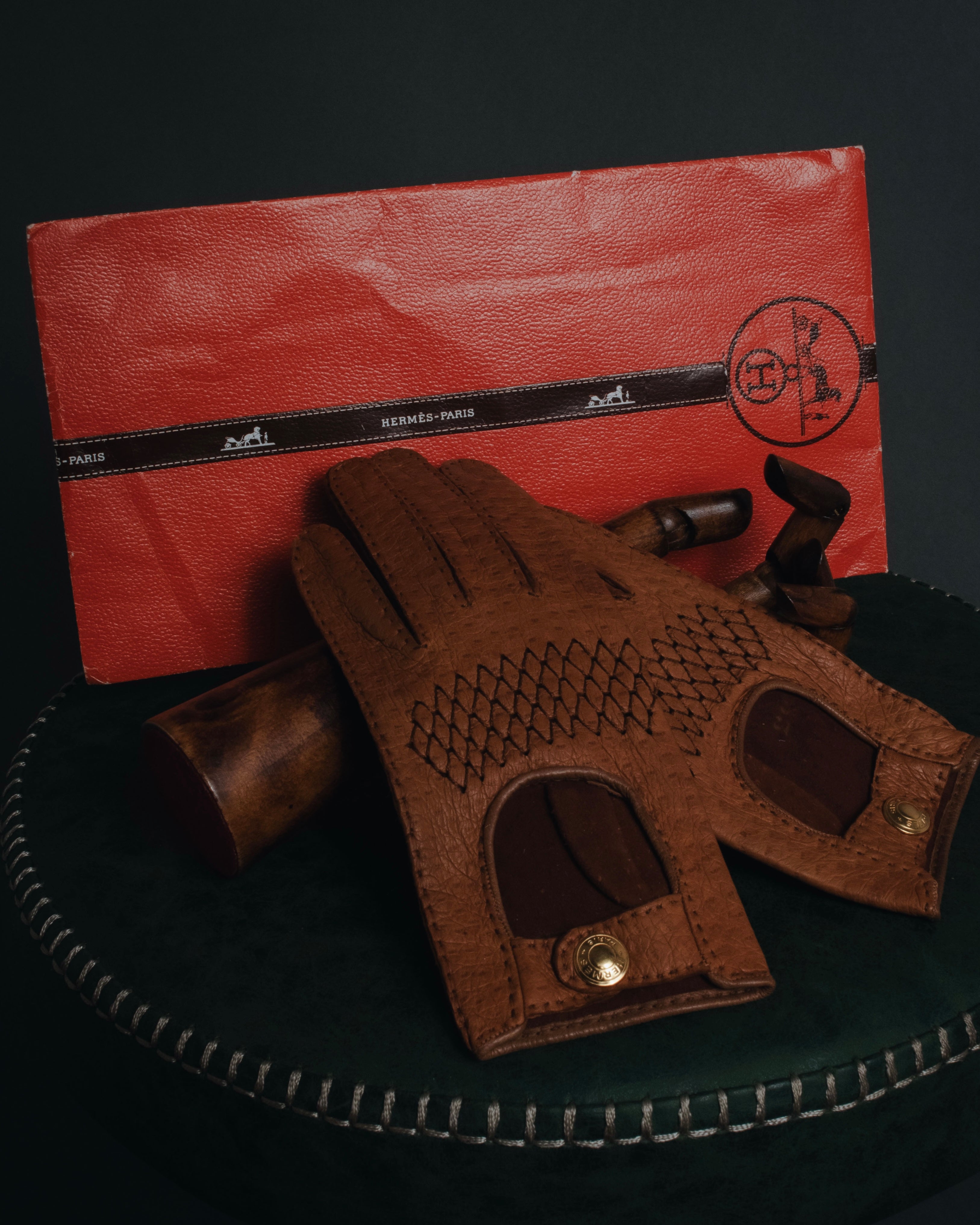 "HERMES" Late 70s-Early 90s ostrich leather driving gloves