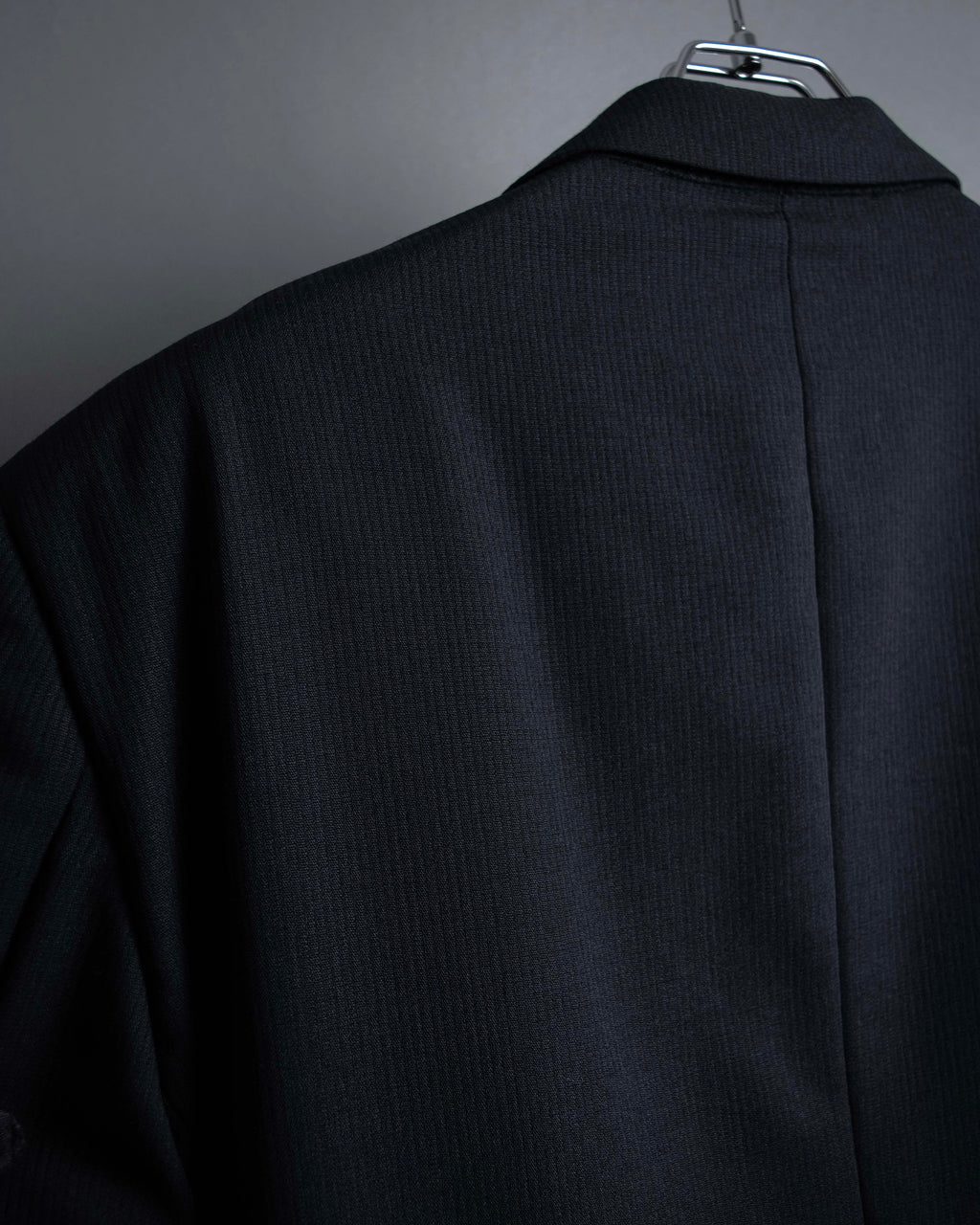 "GIORGIO ARMANI" LE COLLEZIONI line shadow stripe pattern set up