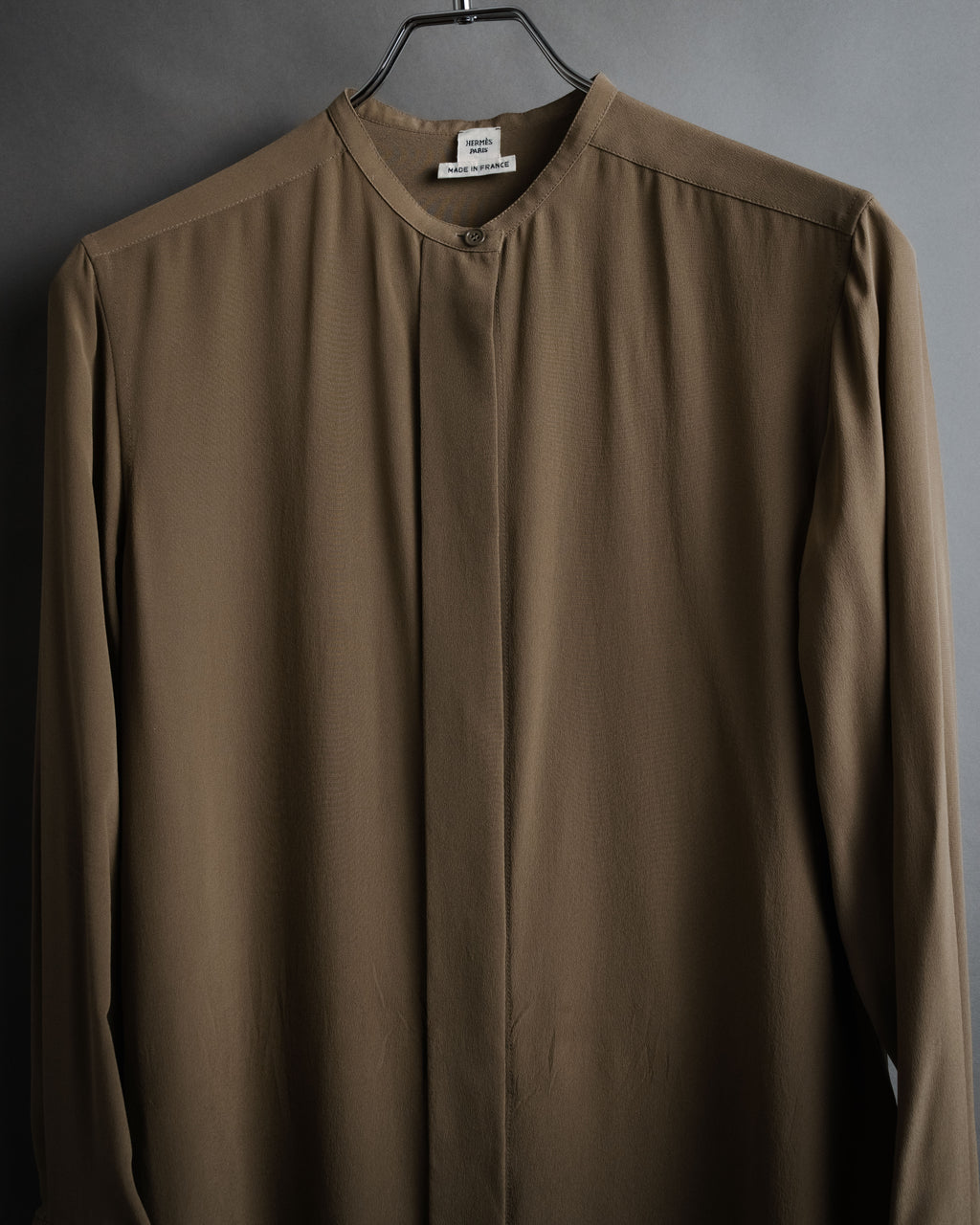 “HERMES” 2018-2024 Minimal band collar silk shirt