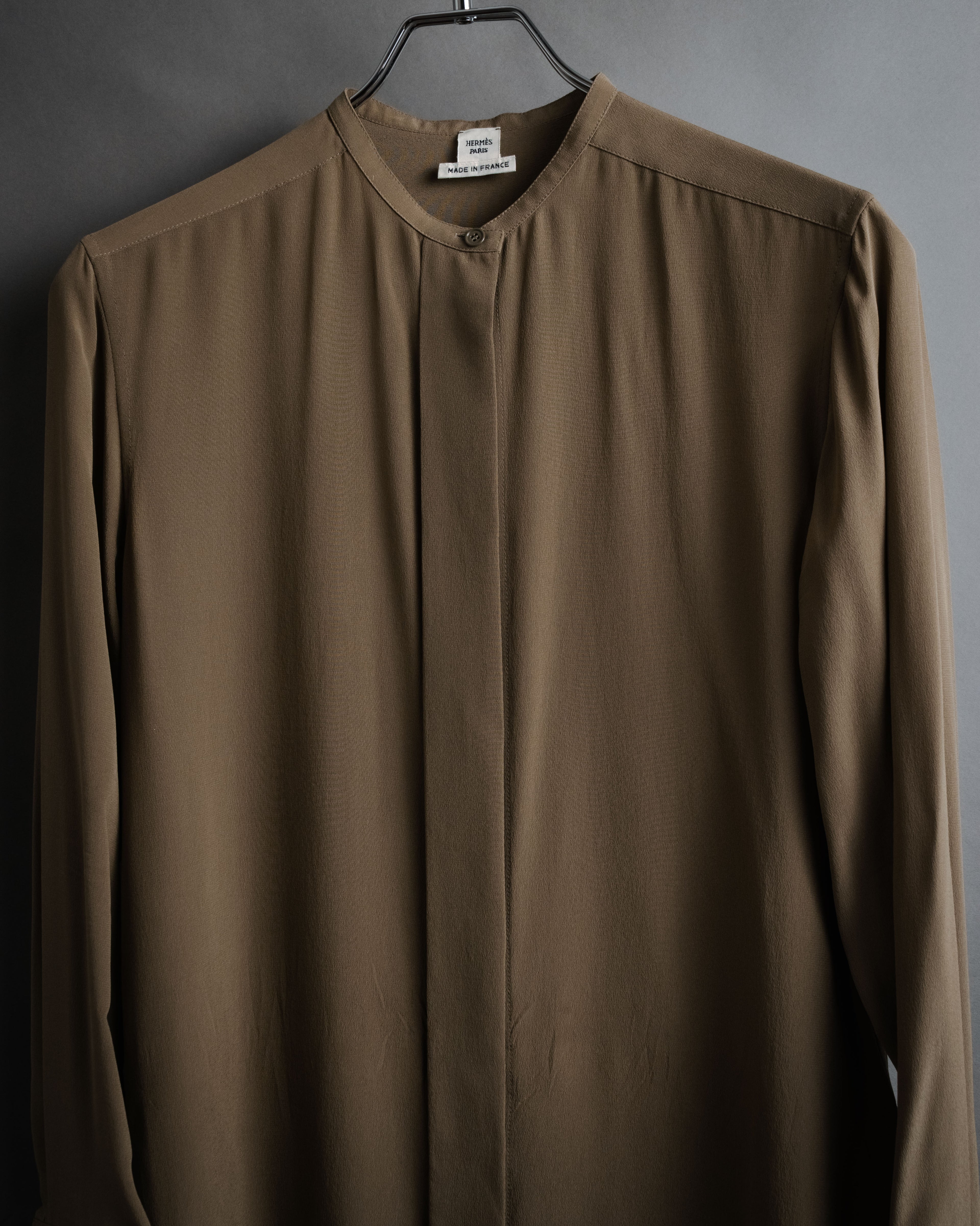 “HERMES” 2018-2024 Minimal band collar silk shirt