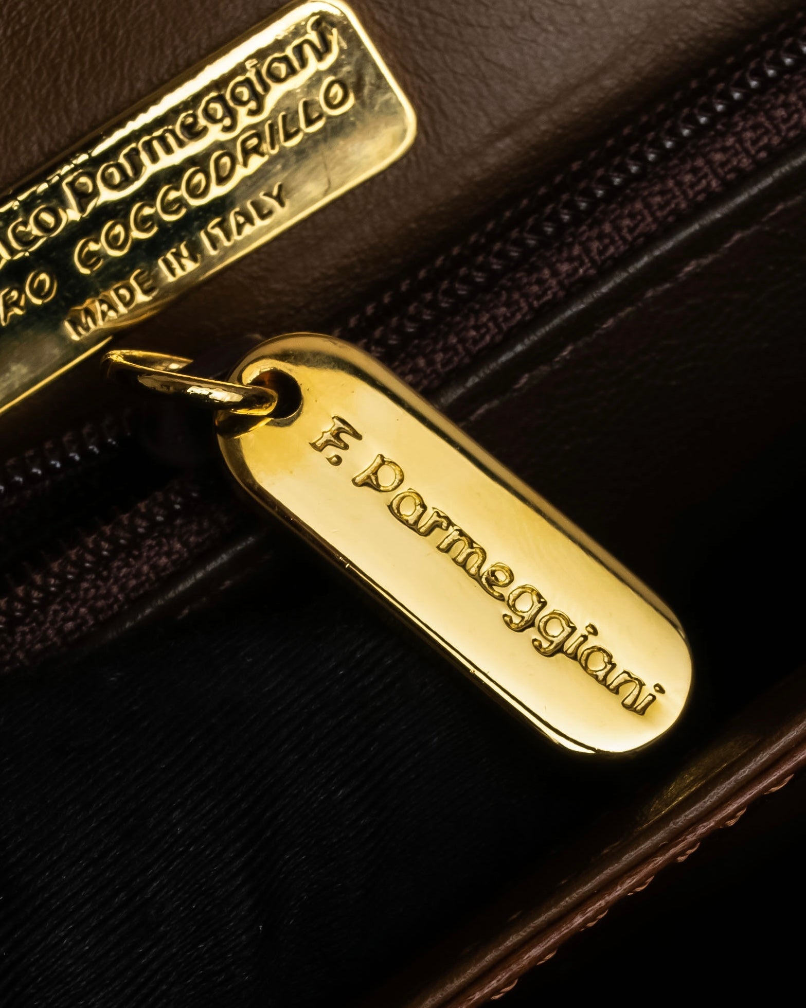 "Franco Parmiggiani" Turn lock design crocodile texture hand bag