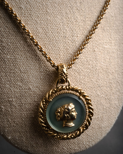 “Yves Saint Laurent” 90’s Cameo medallion rope chain necklace