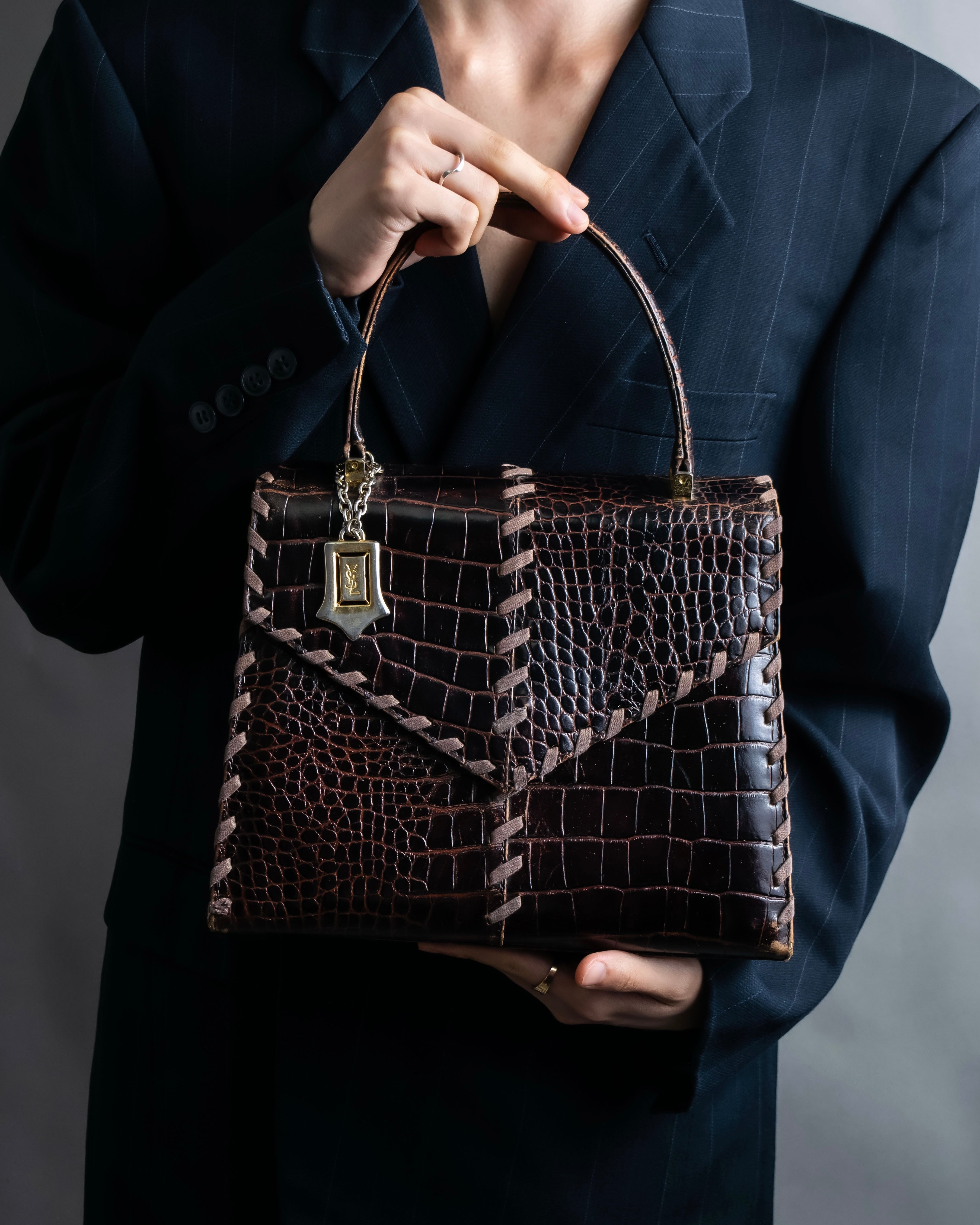 "YVES SAINT LAURENT" Crocodile pattern stitching handbag