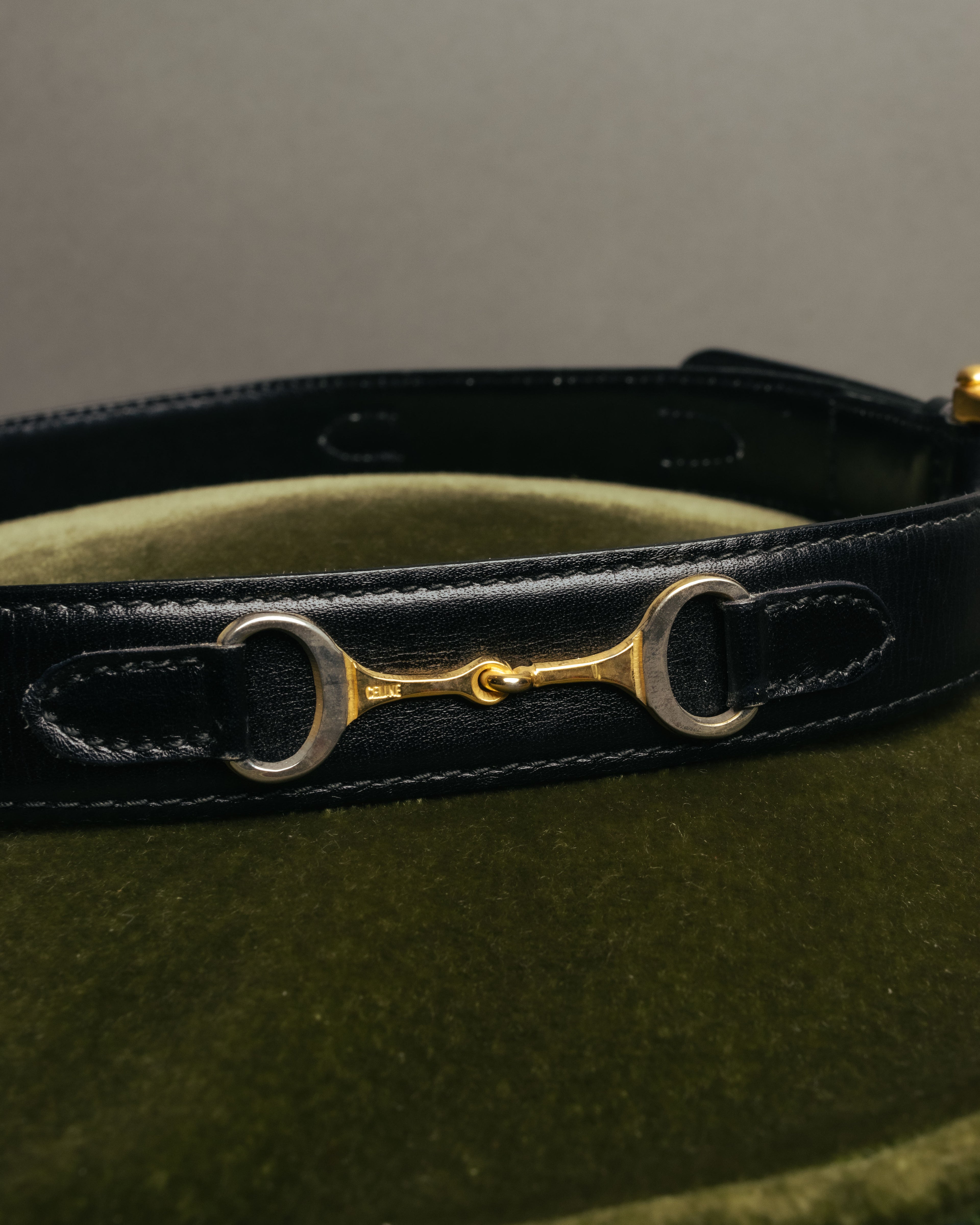 “CÉLINE” 70’s-80’s horsebit chain leather belt