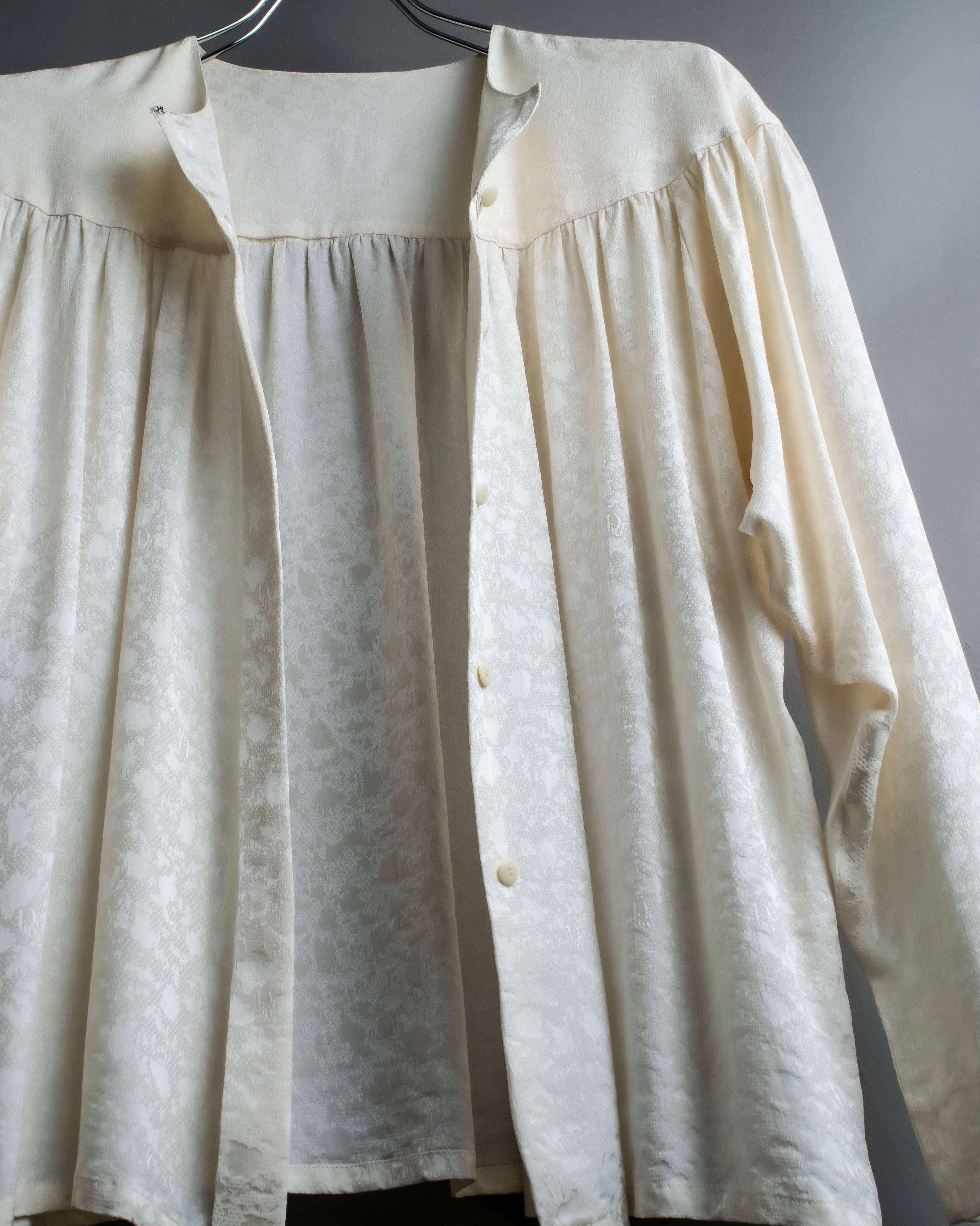 "Christian Dior" Shiny off-white shirt