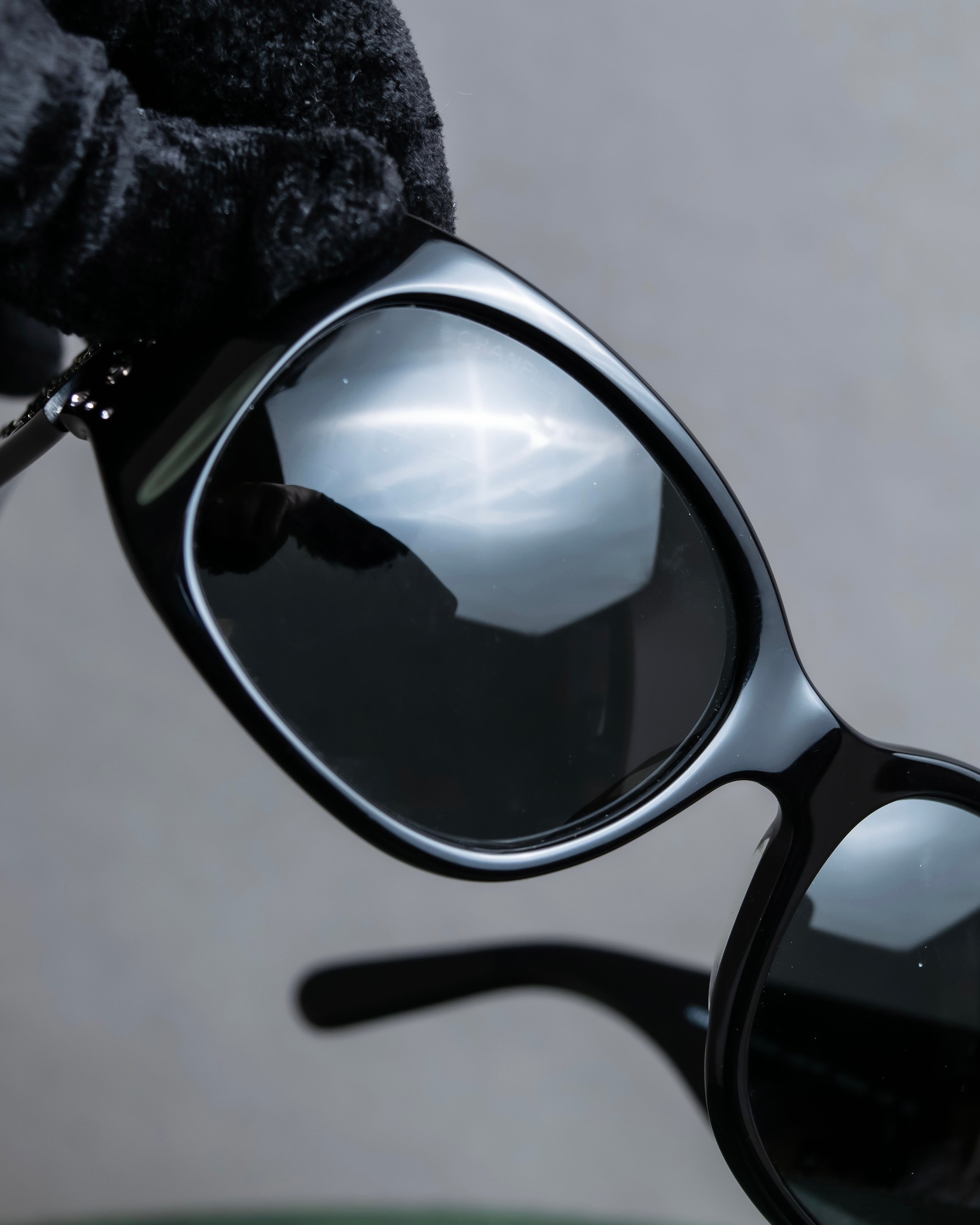 "CHANEL" Rhinestone &amp; Coco mark engraved black lens sunglasses