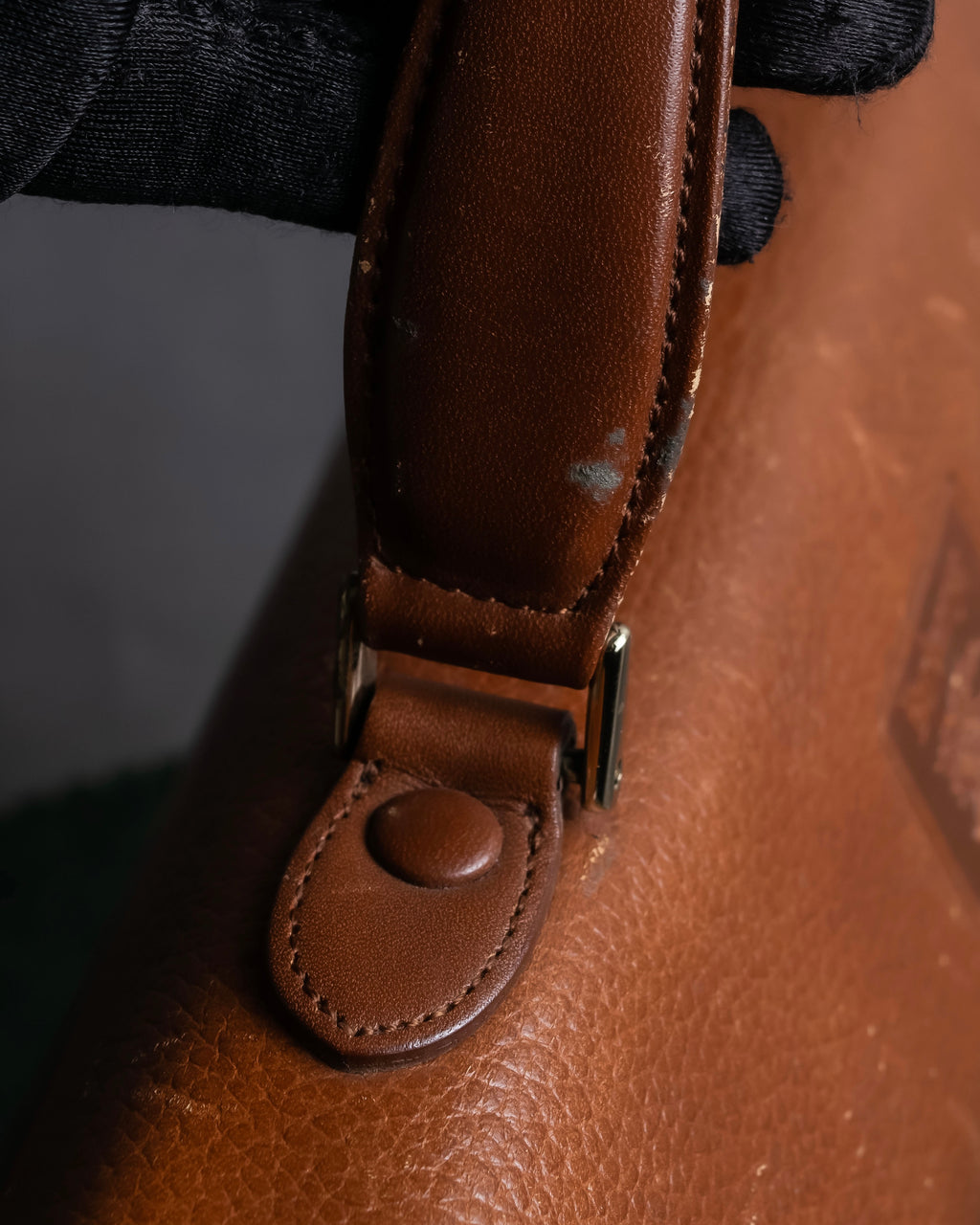 "BURBERRYS" Horizontally shaped brown leather one-handle bag