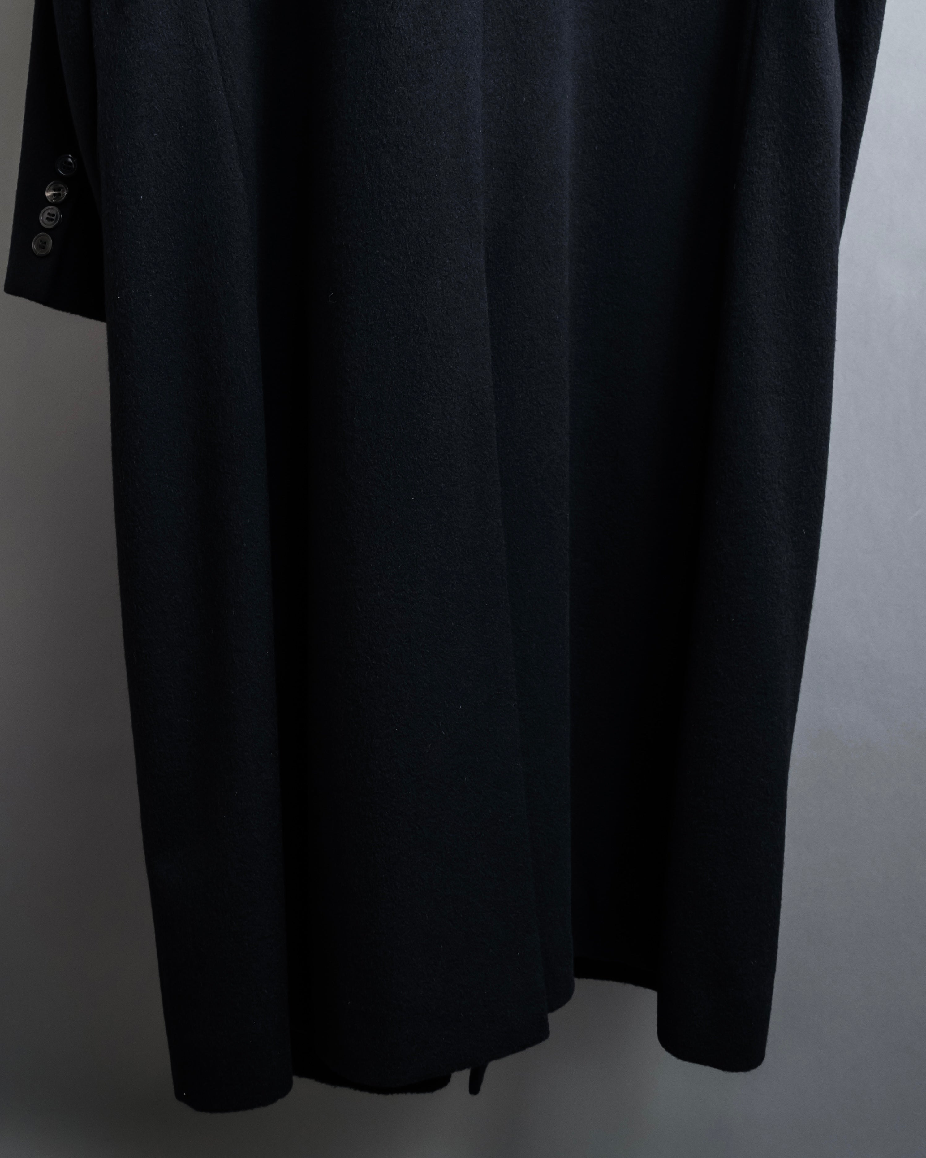 "CHRISTIAN DIOR MONSIEUR" 
Oversized double-breasted chester coat