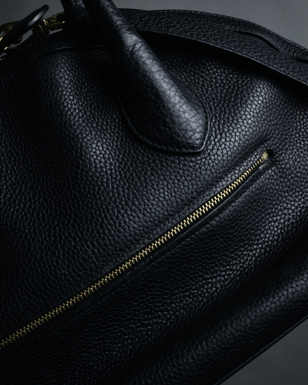 “Salvatore Ferragamo” 2000’s Pebbled leather turn lock bag