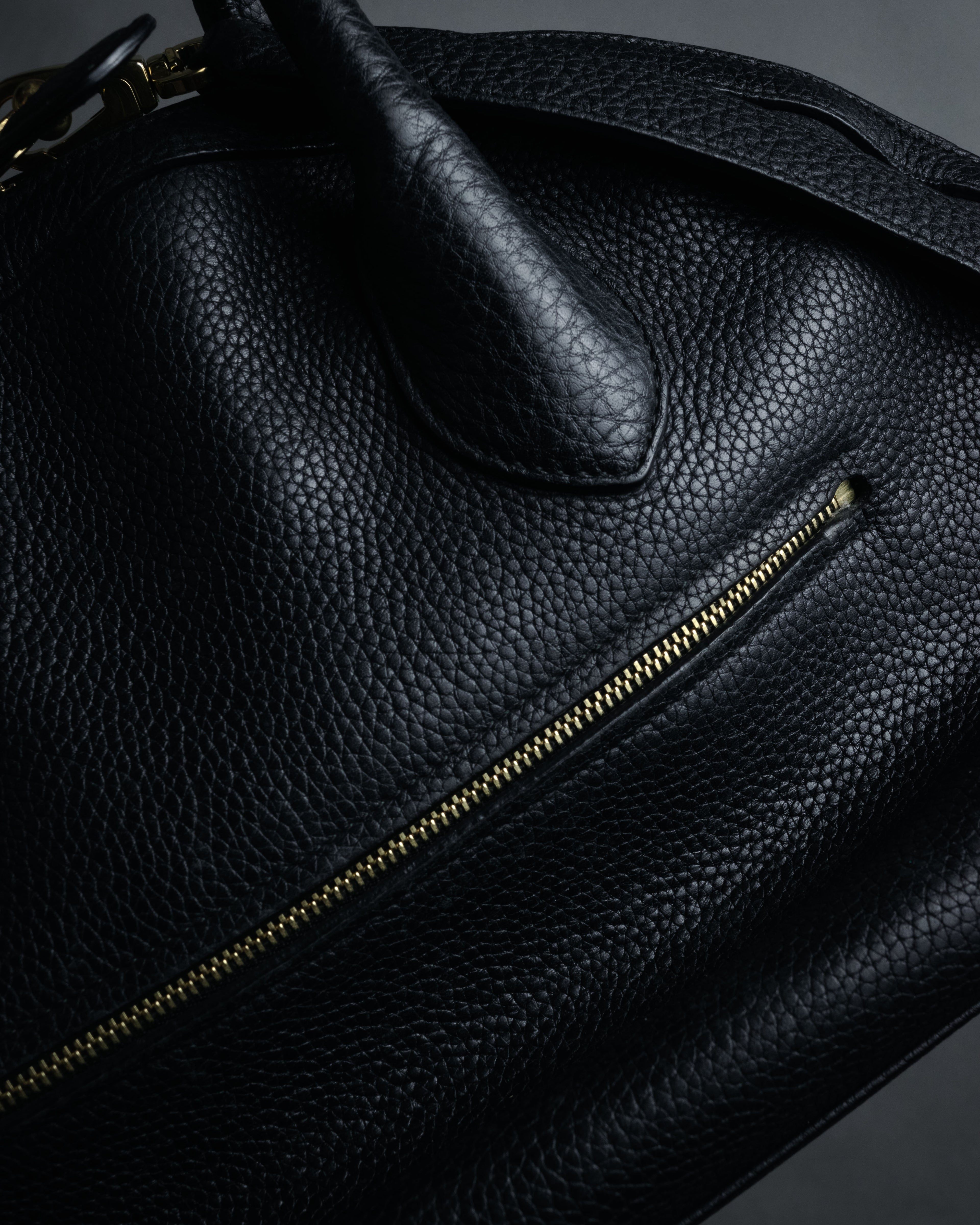 “Salvatore Ferragamo” 2000’s Pebbled leather turn lock bag