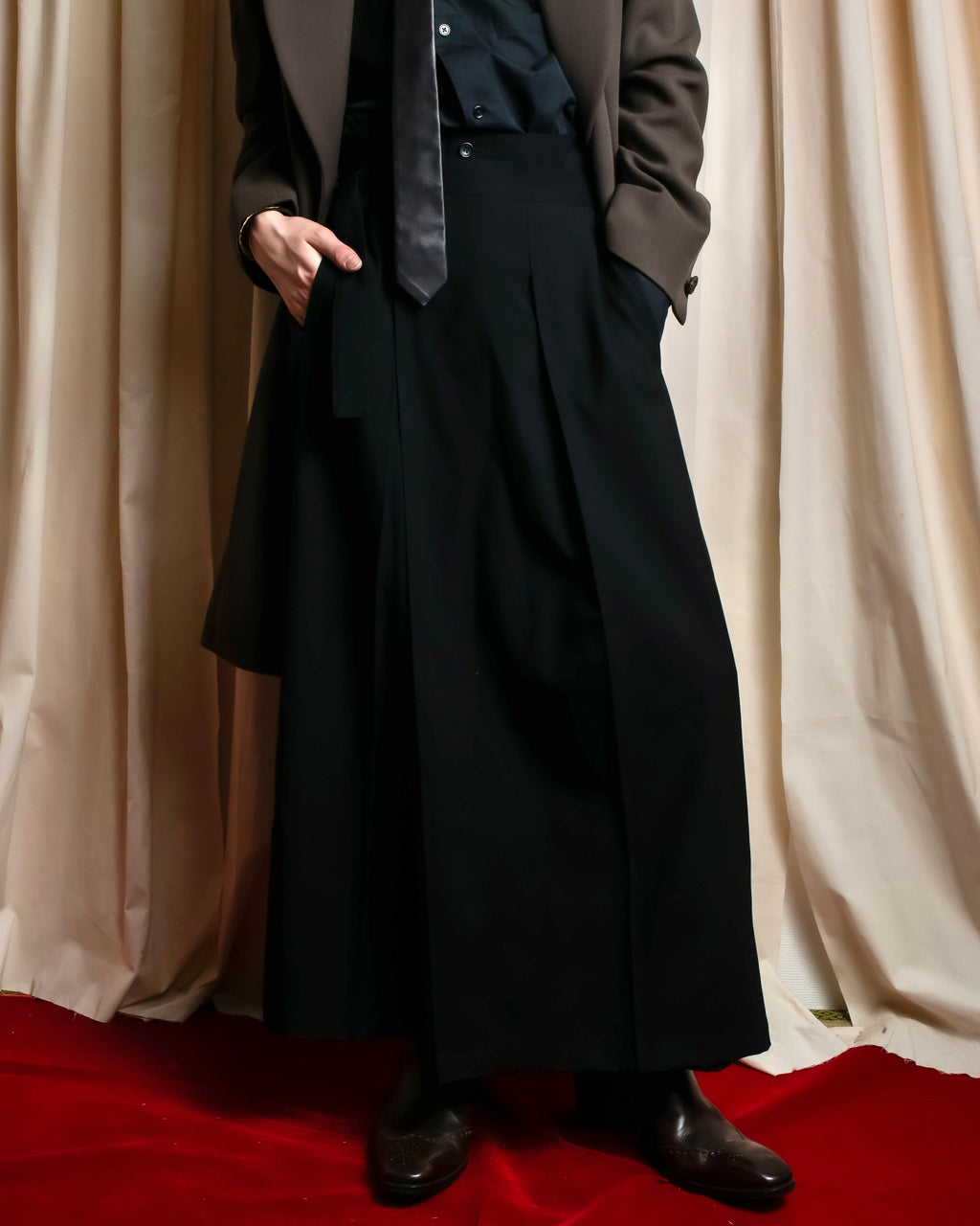 "YOHJI YAMAMOTO +NOIR" Asymmetrical slit sarouel slacks