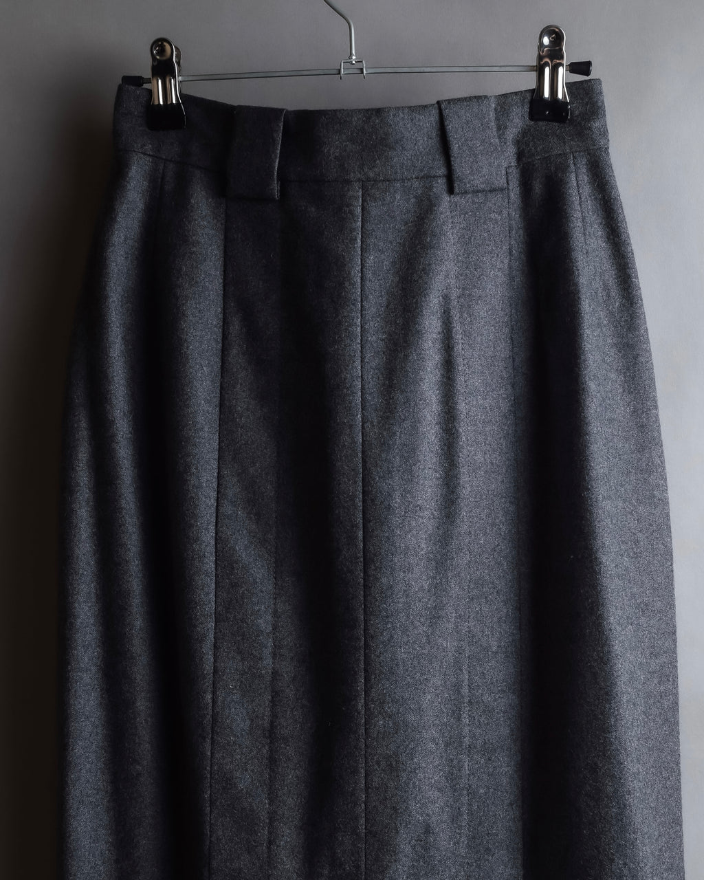 "CHANEL" 90's Gold button design straight line skirt