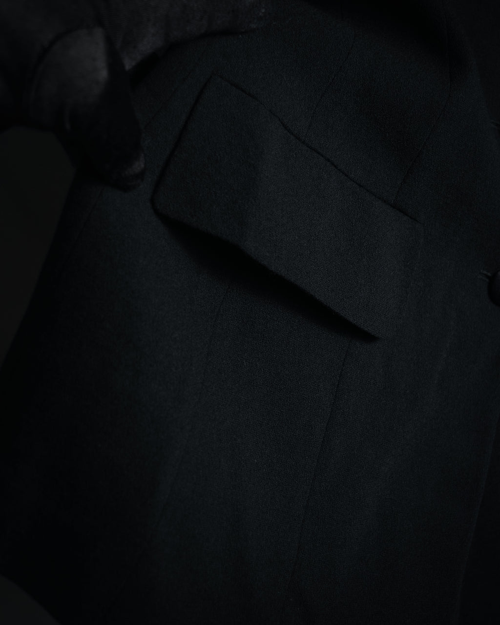 –SPECIAL– “FENDI” 90’s Embroidered collar long tailored jacket