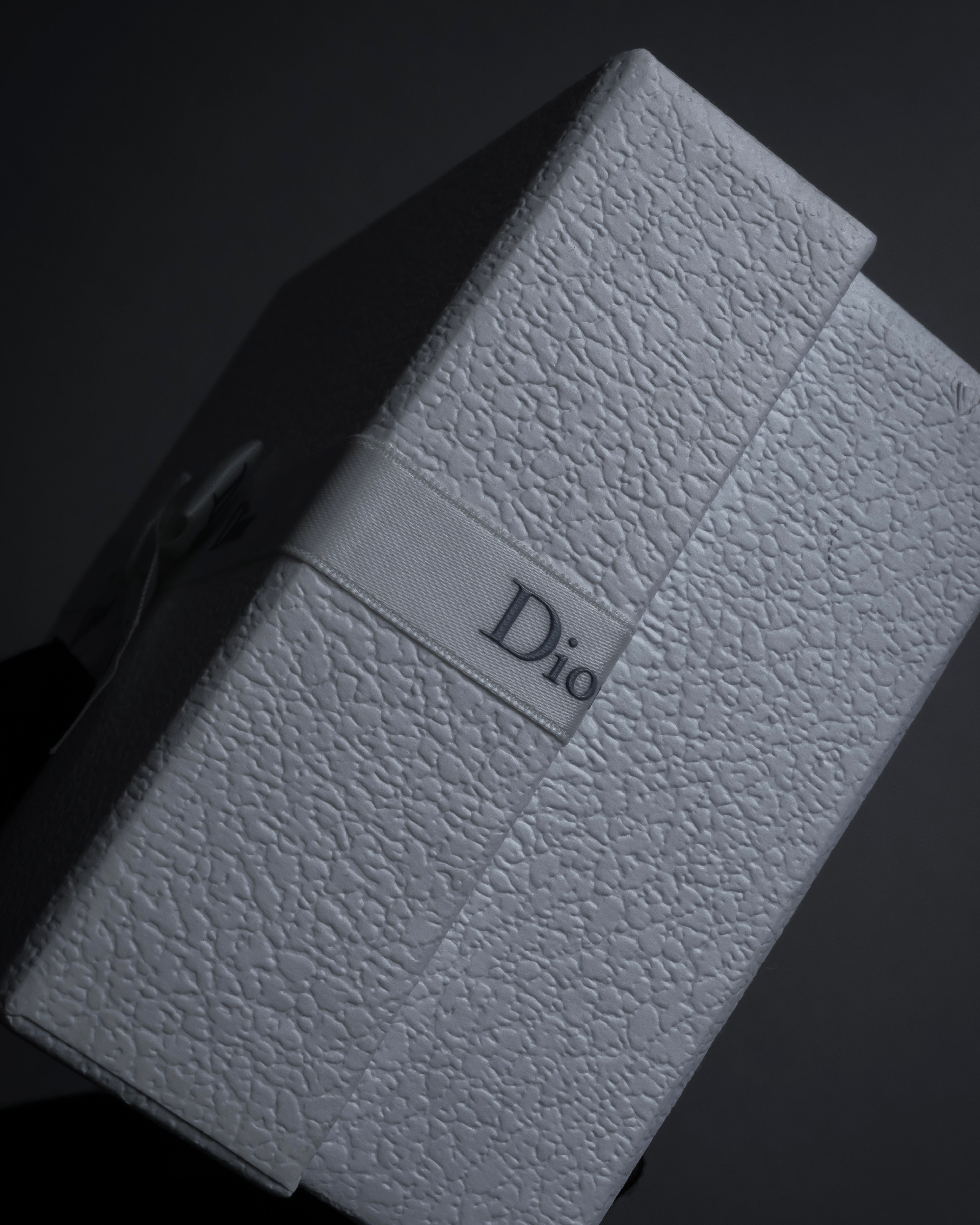 -MOOD Christmas Collection-
"Dior" Classic houndstooth pattern Mitza scarf