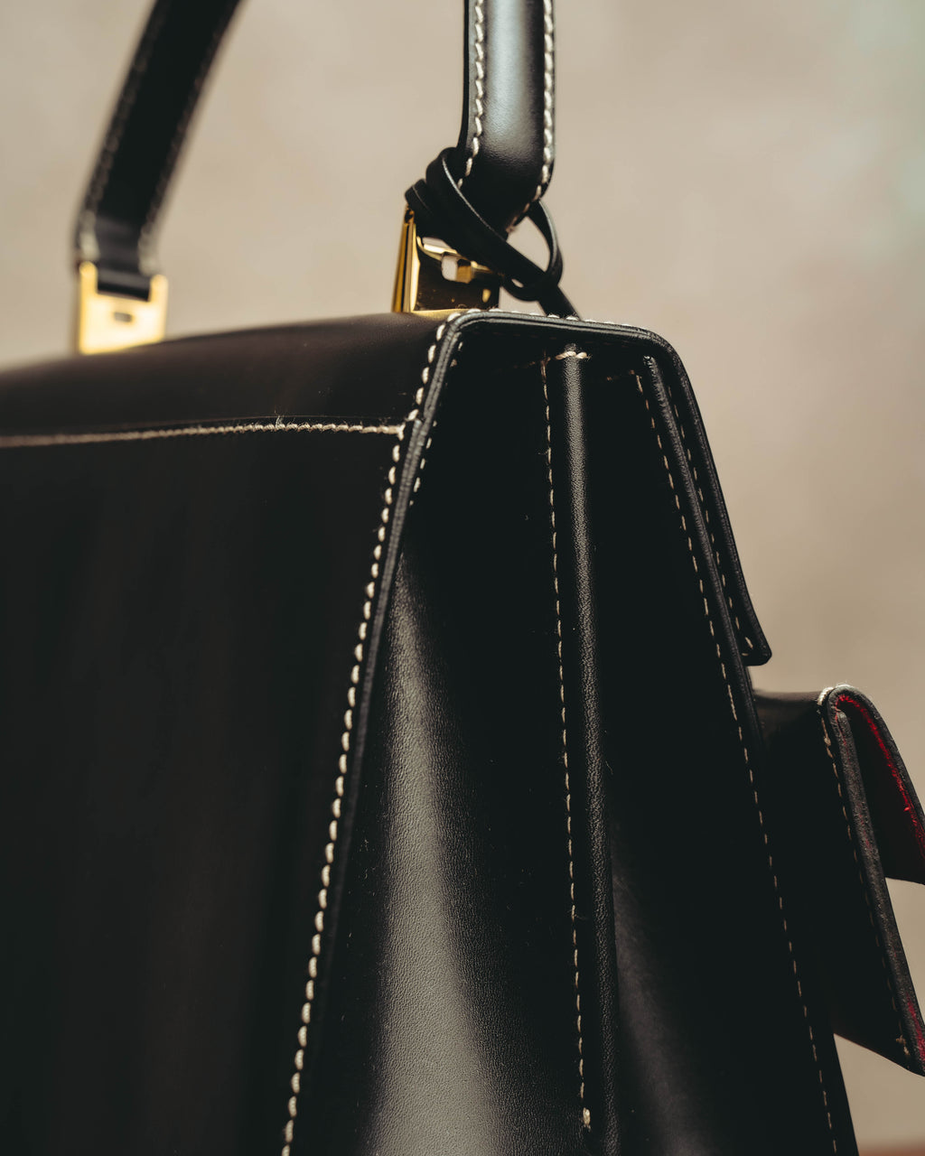 -SPECIAL- "Salvatore Ferragamo" 90's-00's Gancini contrast stitch leather handbag