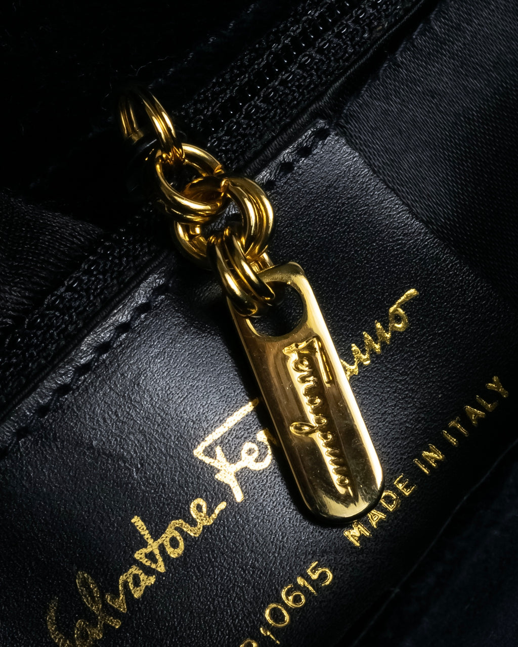 "Salvatore Ferragamo" Antique jewelry motif design velvet shoulder bag