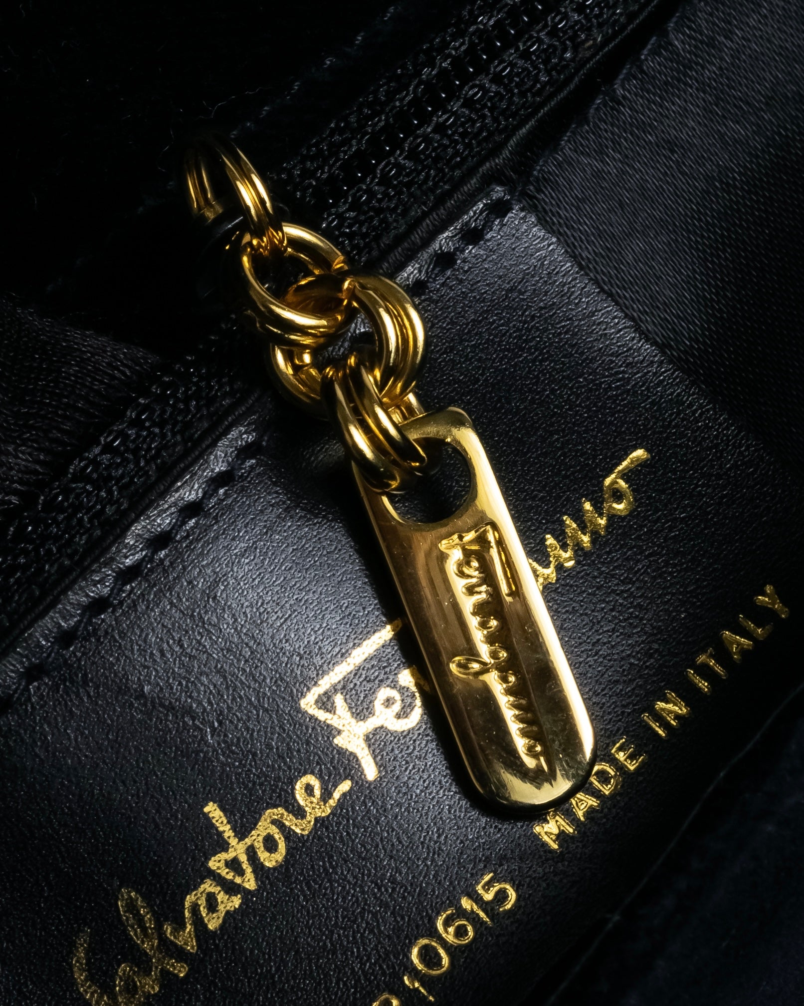 "Salvatore Ferragamo" Antique jewelry motif design velvet shoulder bag