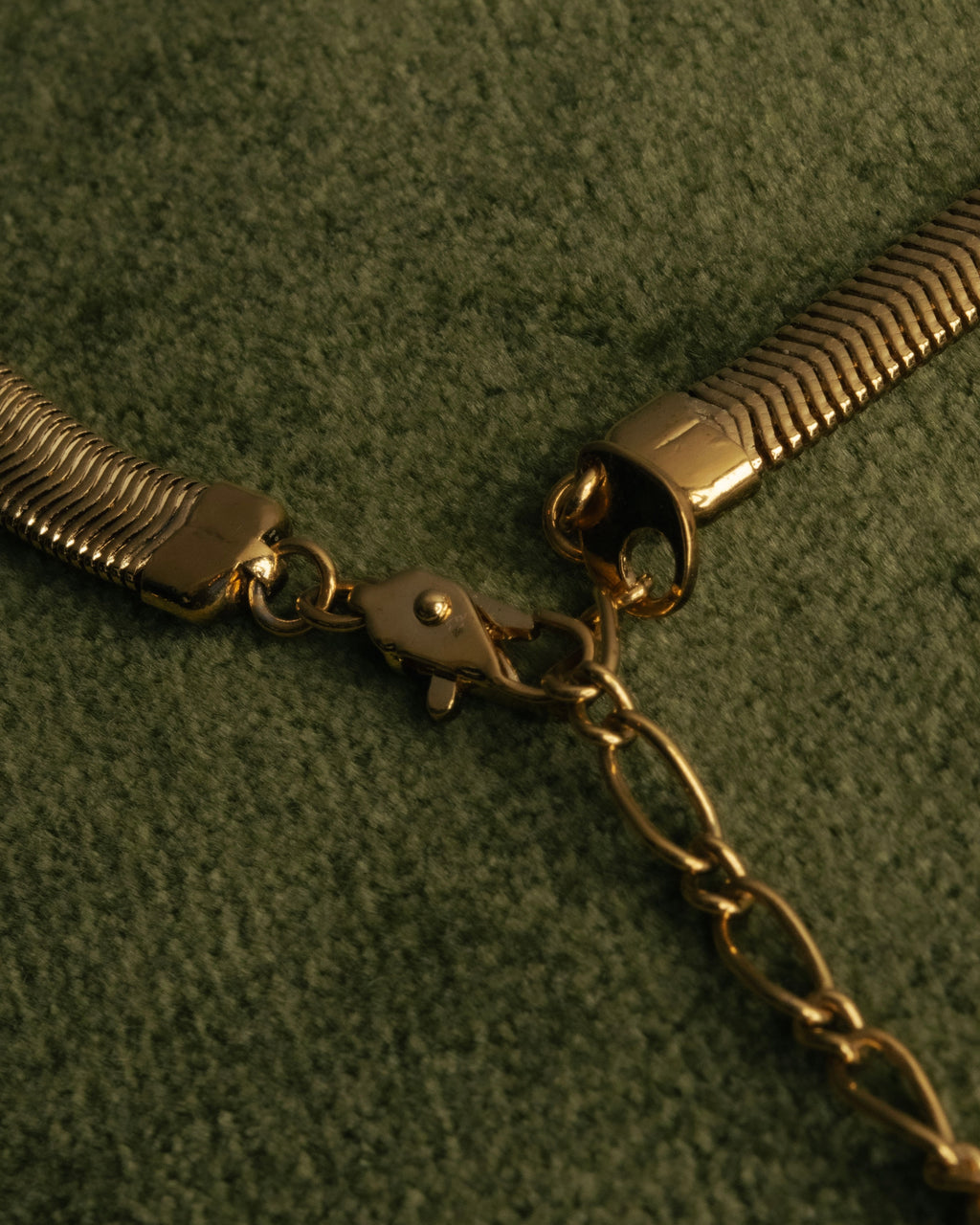 "Yves Saint Laurent" 80's-00's Gold tone textured pendant necklace